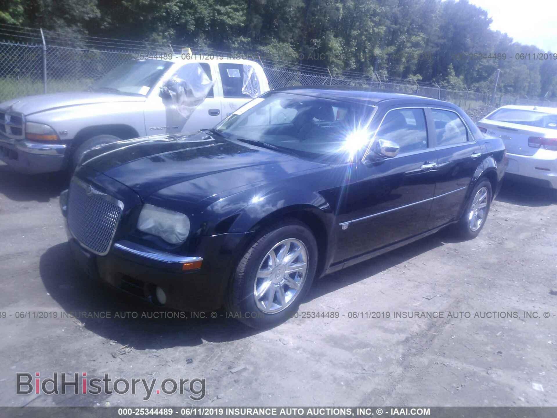 2005 CHRYSLER 300C - VIN: 2C3AA63H85H522646 - Фото 2