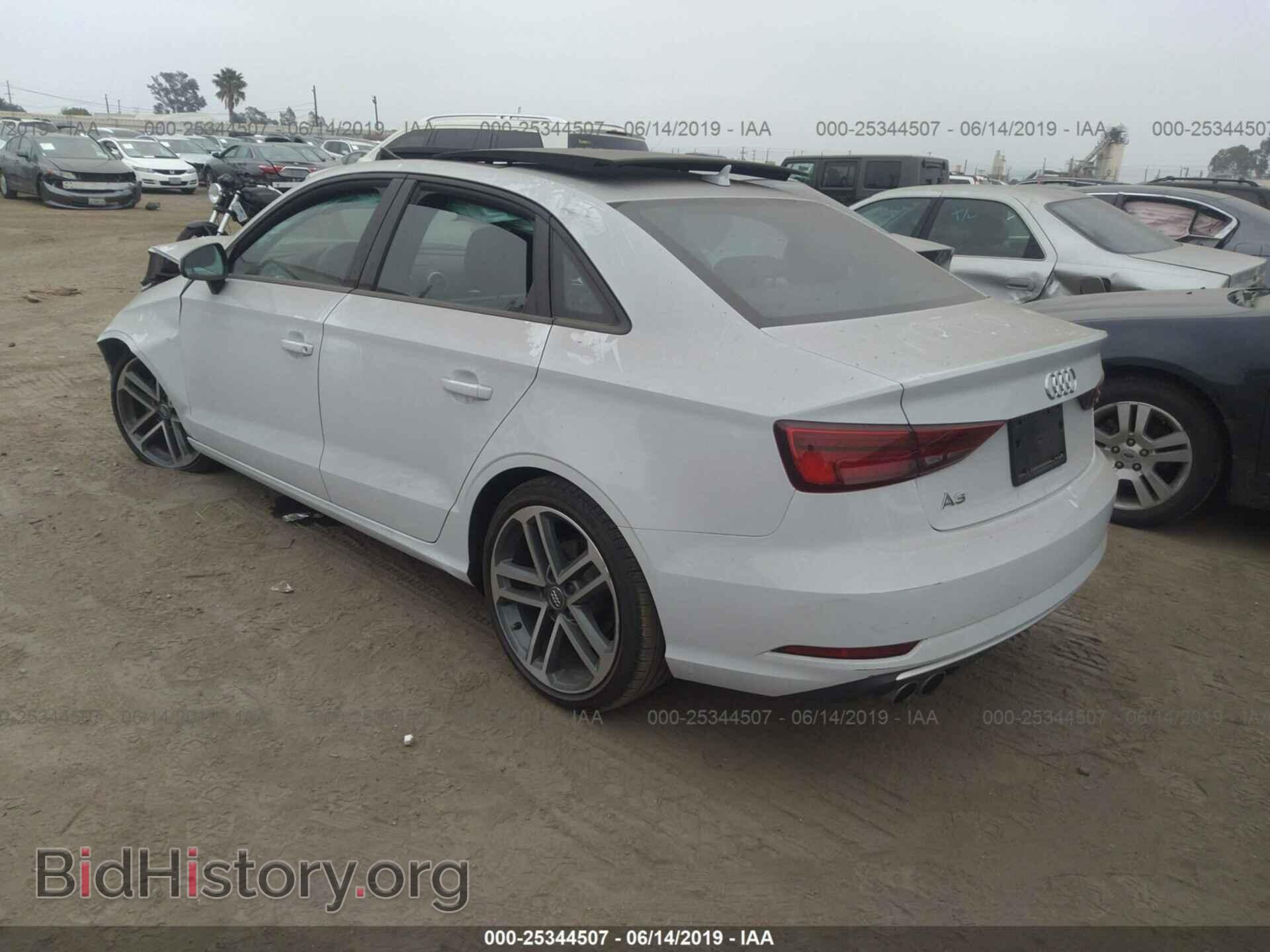 2018 AUDI A3 - VIN: WAUAUGFF8J1029493 - Фото 3