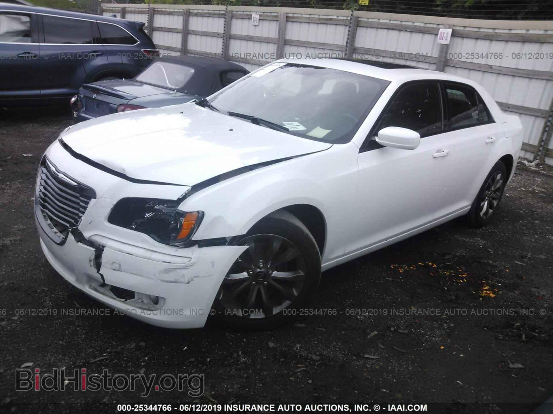 2014 CHRYSLER 300 - VIN: 2C3CCAGG5EH383969 - Фото 2