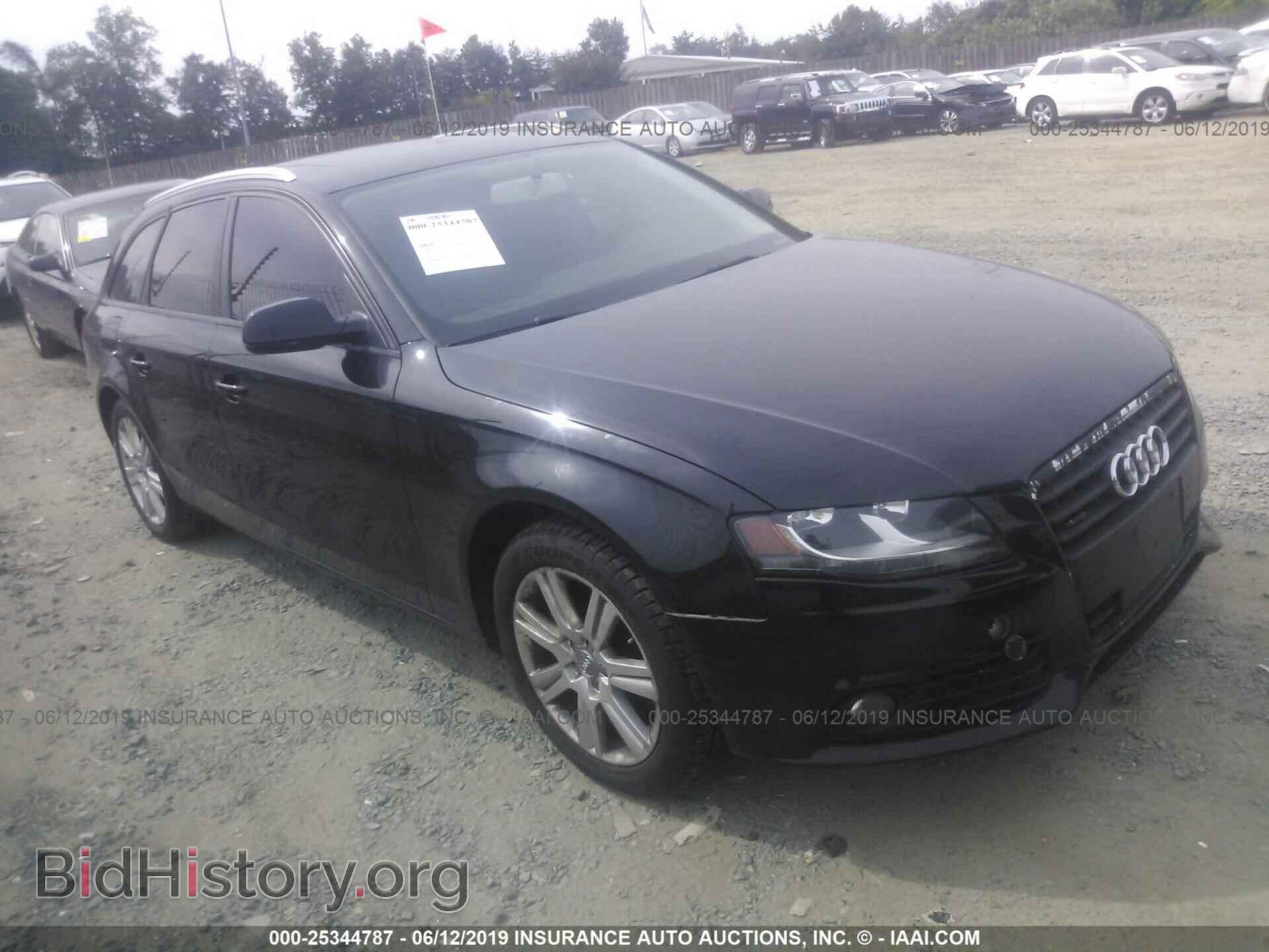 Фотография WAUSFAFL6BA058588 - AUDI A4 2011