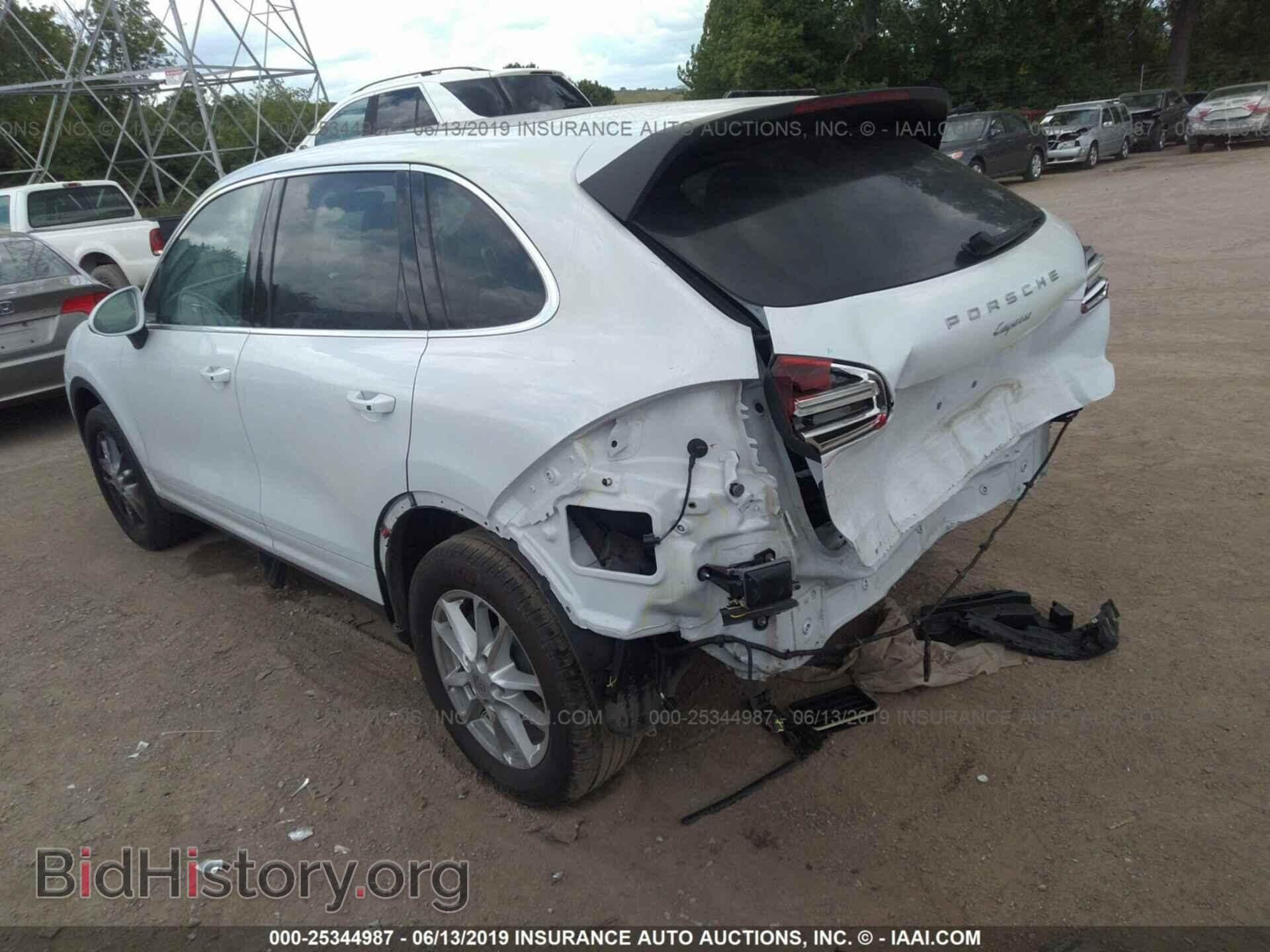 2016 PORSCHE CAYENNE - VIN: WP1AA2A28GLA04821 - Photo 3