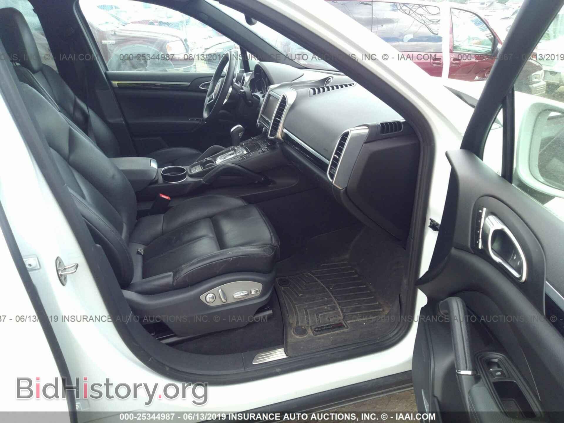 2016 PORSCHE CAYENNE - VIN: WP1AA2A28GLA04821 - Photo 5