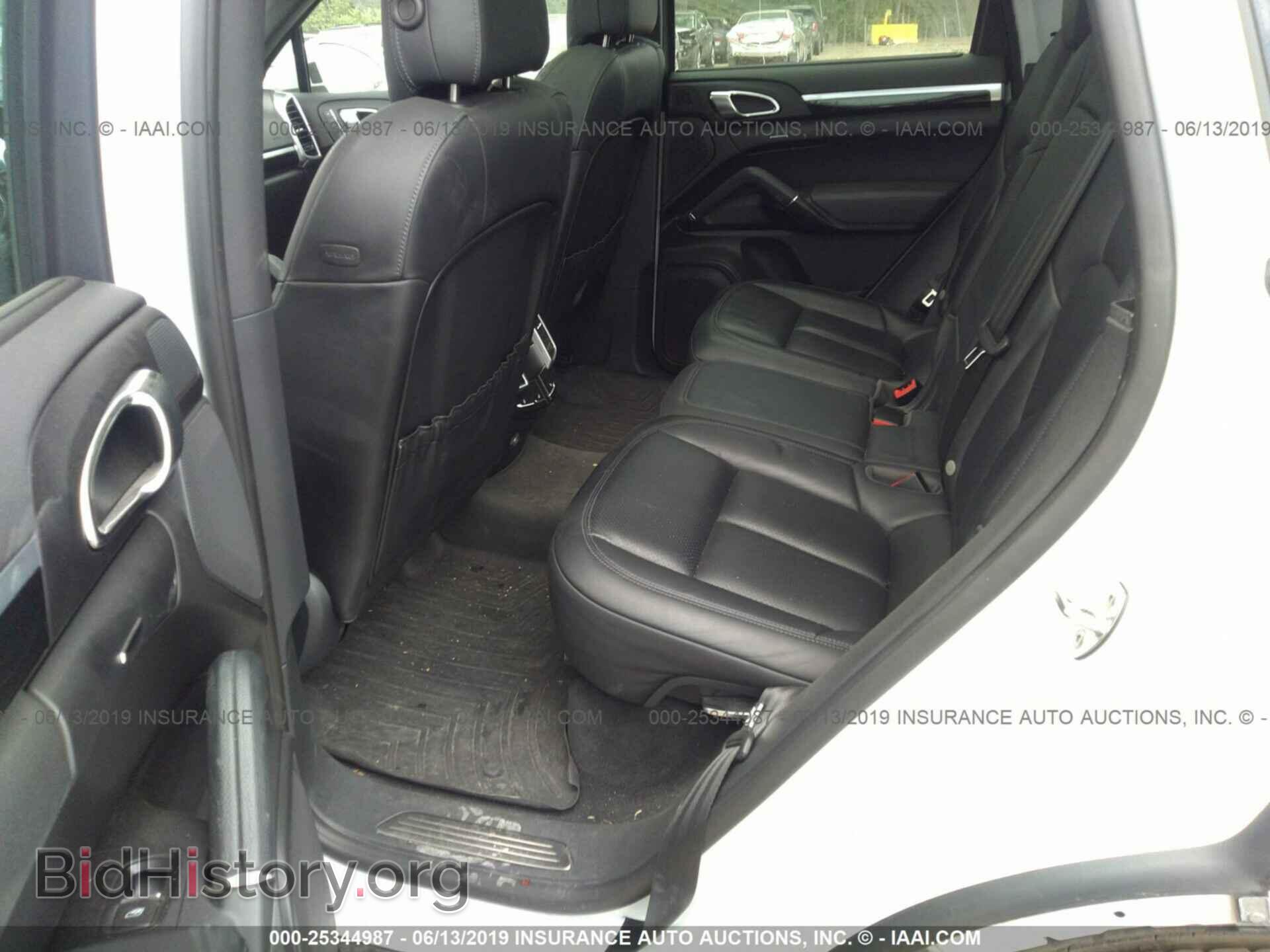 2016 PORSCHE CAYENNE - VIN: WP1AA2A28GLA04821 - Photo 8