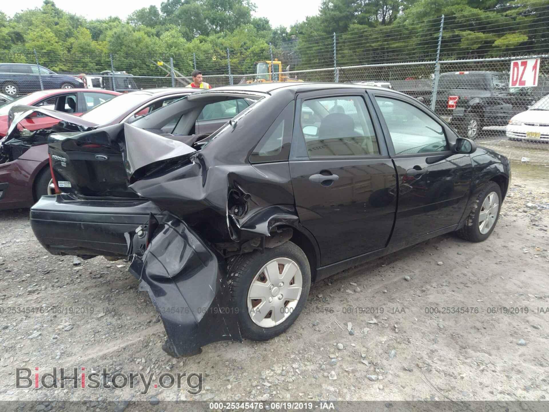 2006 FORD FOCUS - VIN: 1FAFP34N06W104917 - Фото 4
