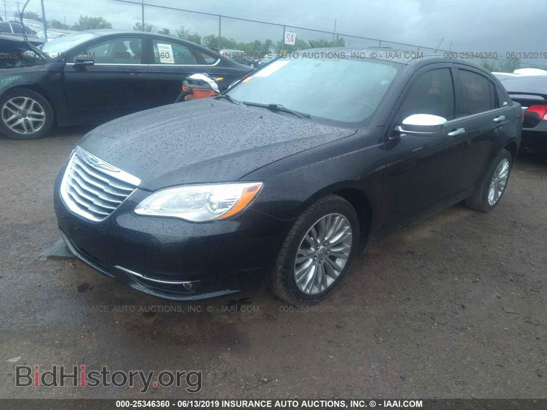 2011 CHRYSLER 200 - VIN: 1C3BC2FB8BN520445 - Фото 2
