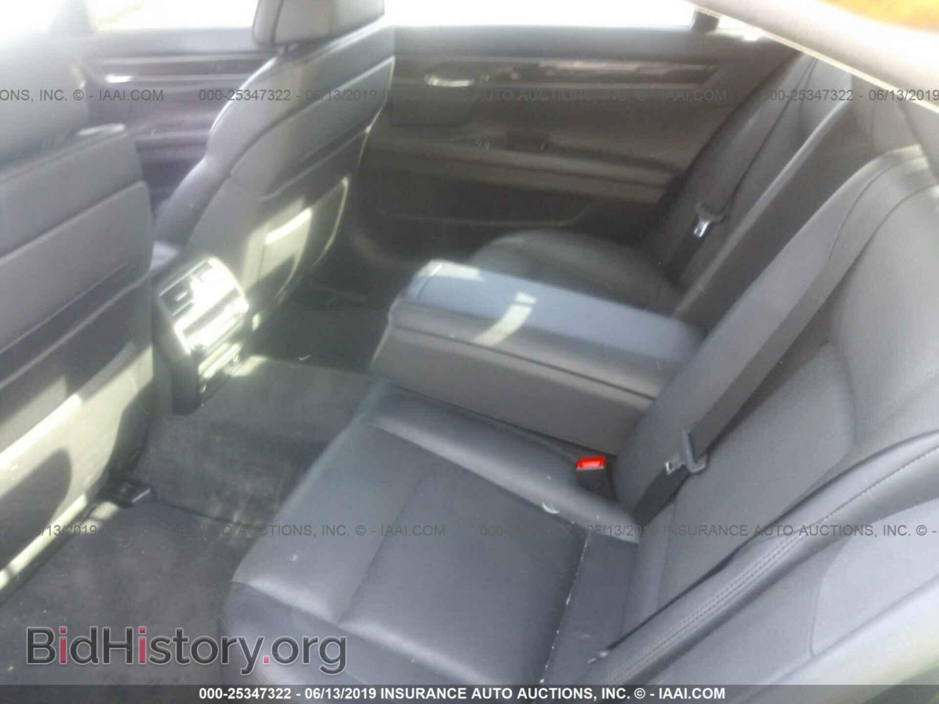 2012 BMW 750 - VIN: WBAKC8C52CC436211 - Фото 8