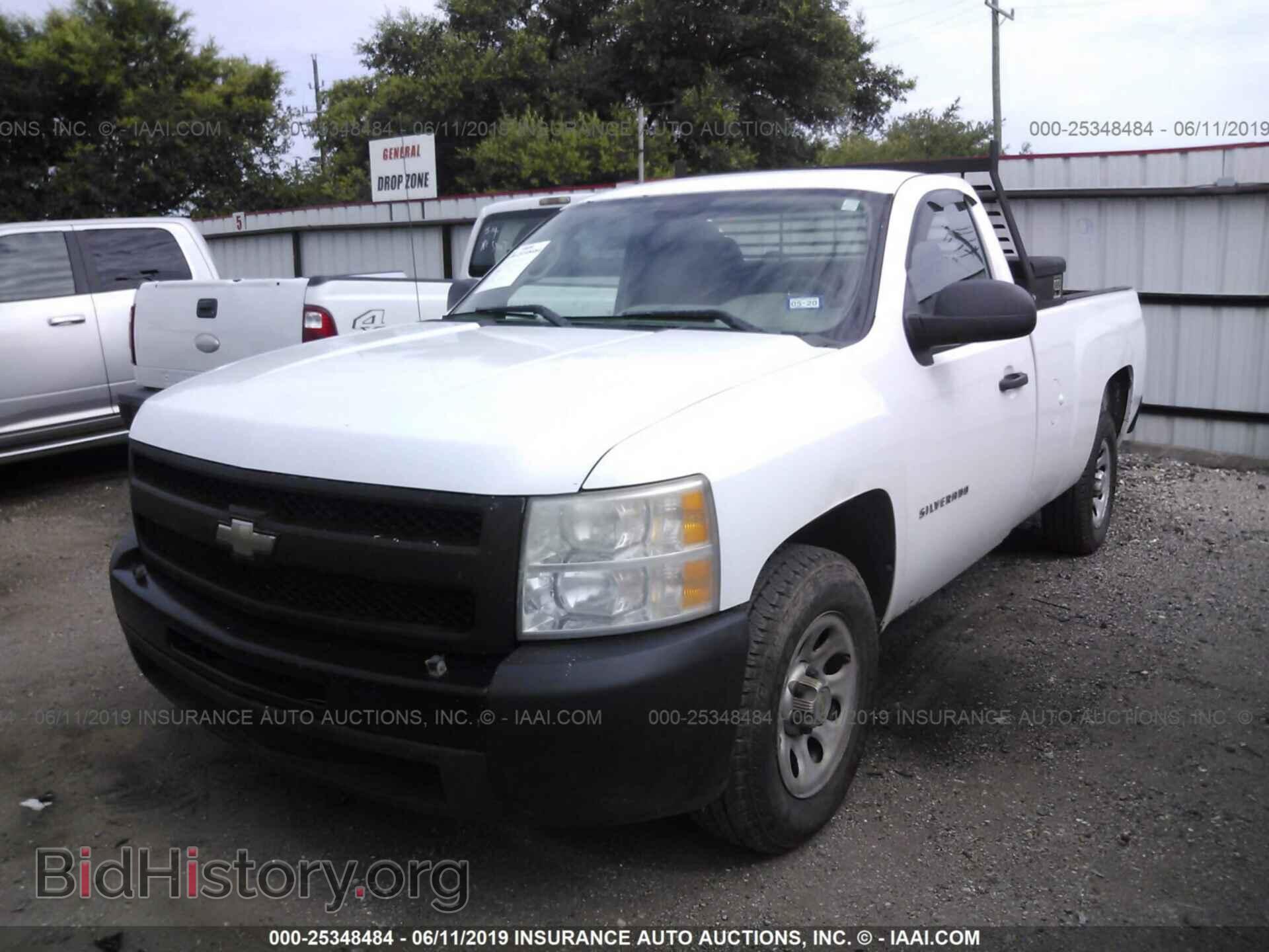 2011 CHEVROLET SILVERADO - VIN: 1GCNCPE04BZ348946 - Фото 2