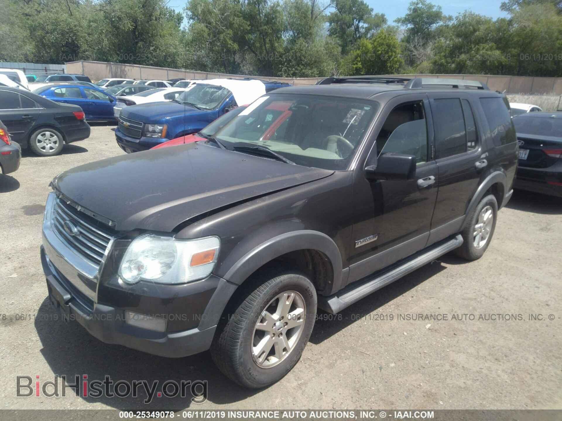 2006 Ford Explorer - VIN: 1FMEU73E86UA80736 - Photo 2
