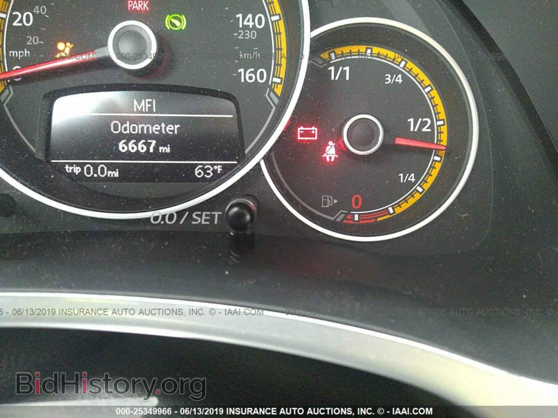 2018 VOLKSWAGEN BEETLE - VIN: 3VWSD7AT2JM709684 - Фото 7