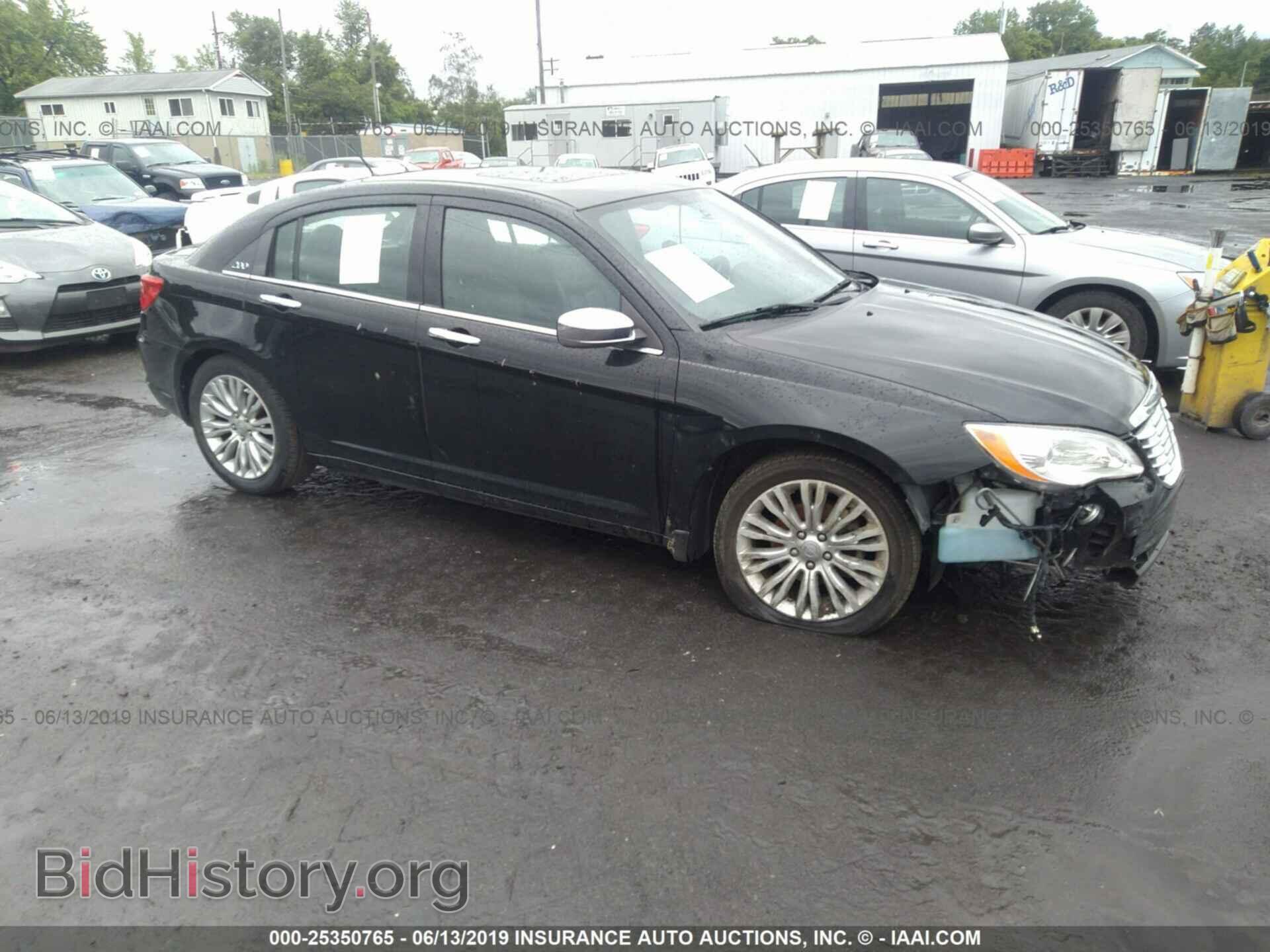 Photo 1C3BC2FG8BN623067 - CHRYSLER 200 2011