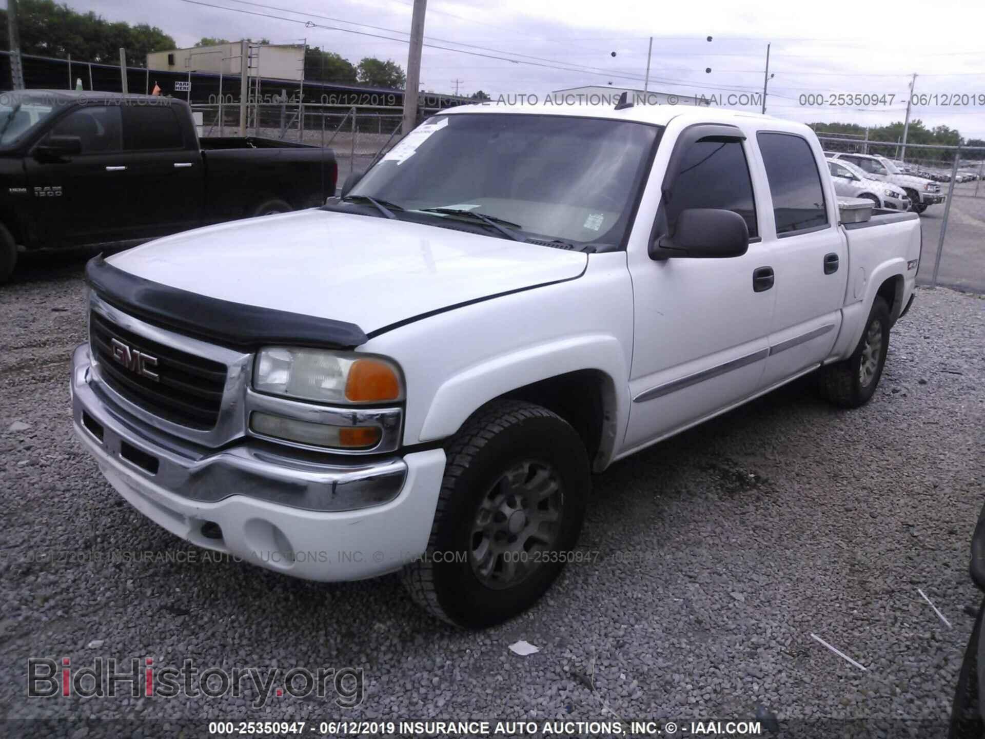 2006 GMC NEW SIERRA - VIN: 2GTEK13T461237115 - Фото 2