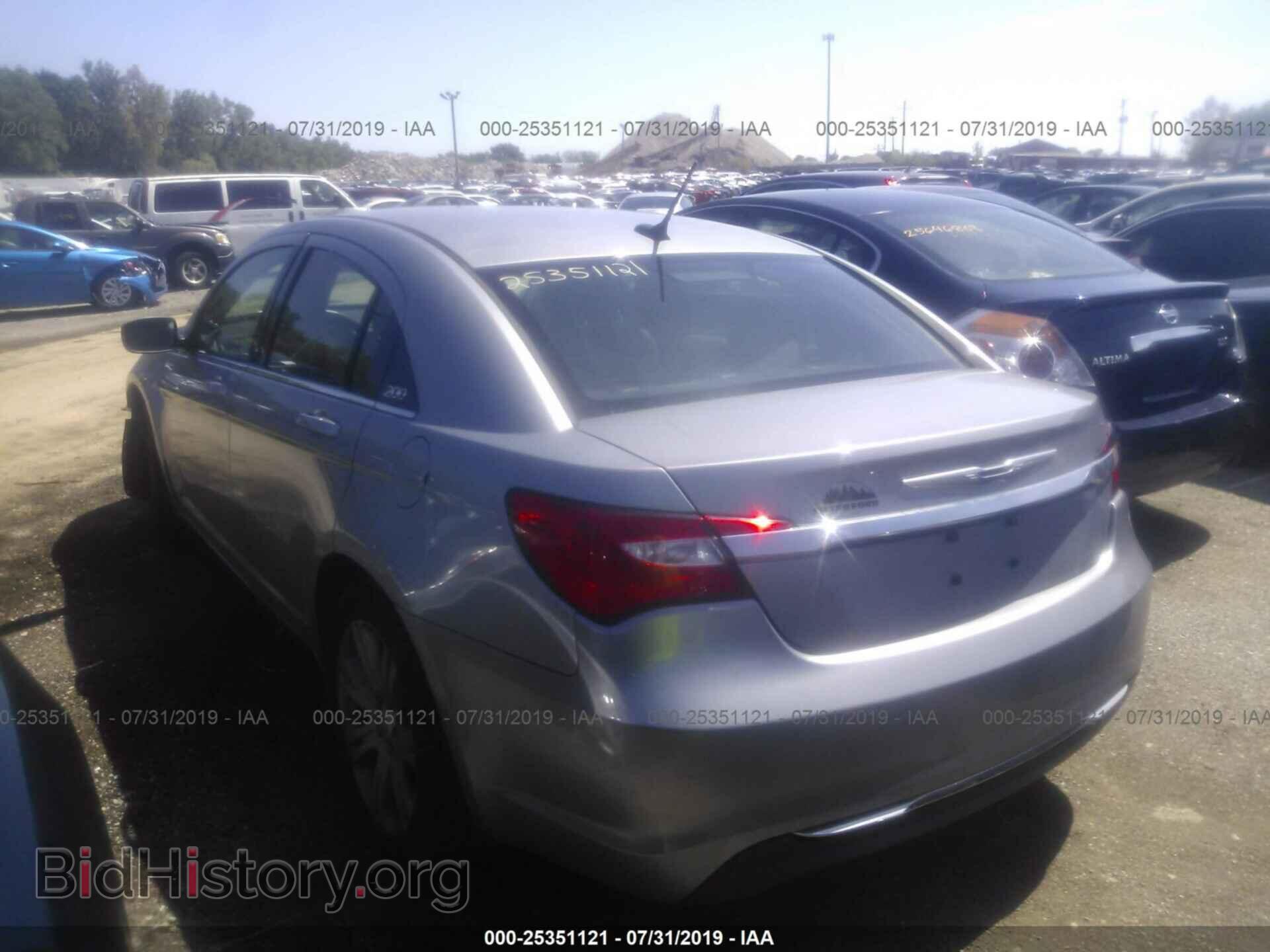 2013 CHRYSLER 200 - VIN: 1C3CCBAB1DN647455 - Photo 3