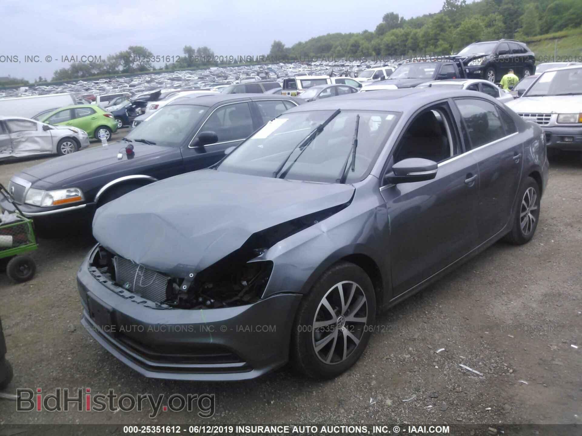 2017 VOLKSWAGEN JETTA - VIN: 3VWDB7AJ3HM330300 - Photo 2