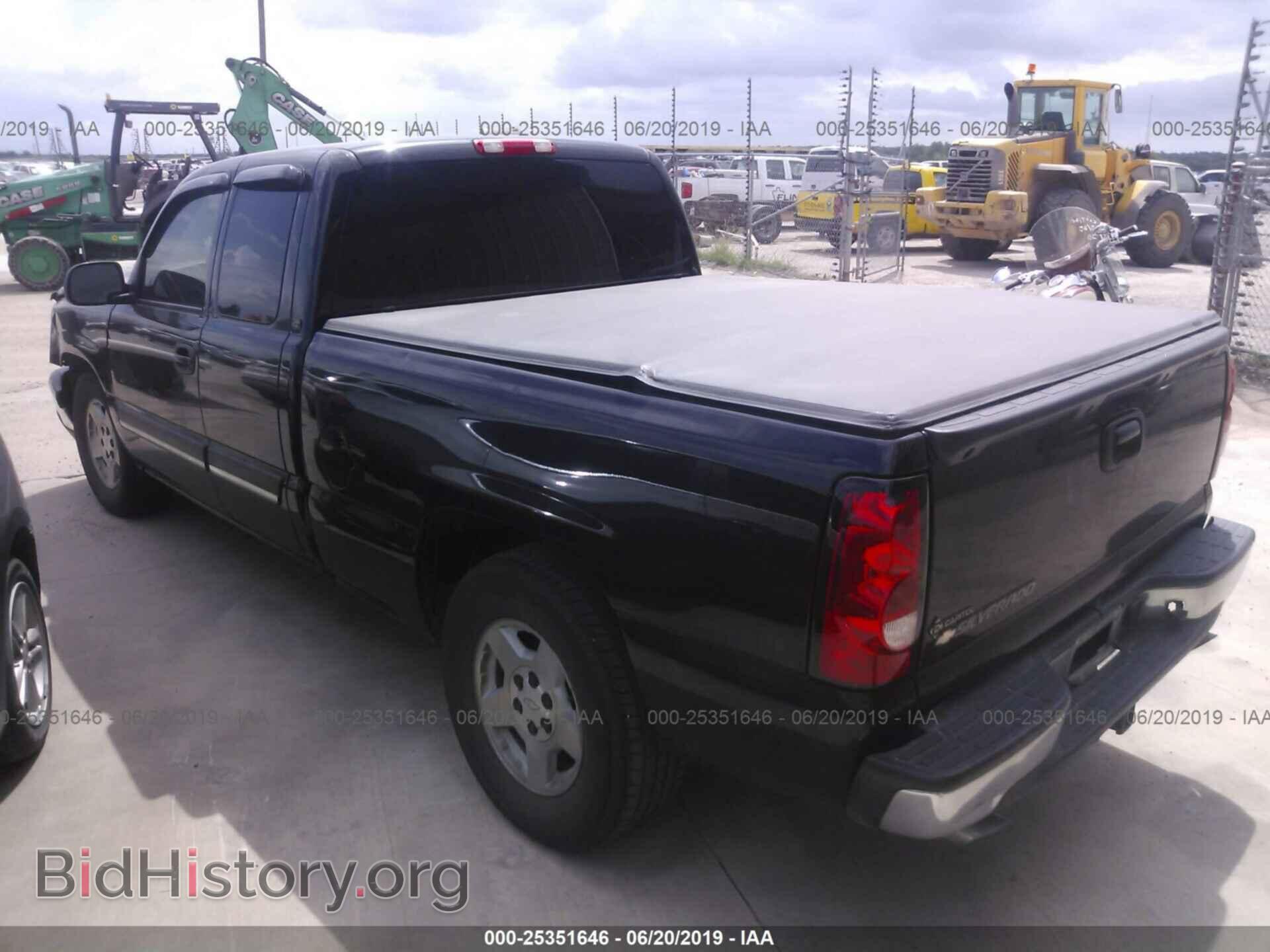 2006 CHEVROLET SILVERADO - VIN: 2GCEC19V561147378 - Фото 3