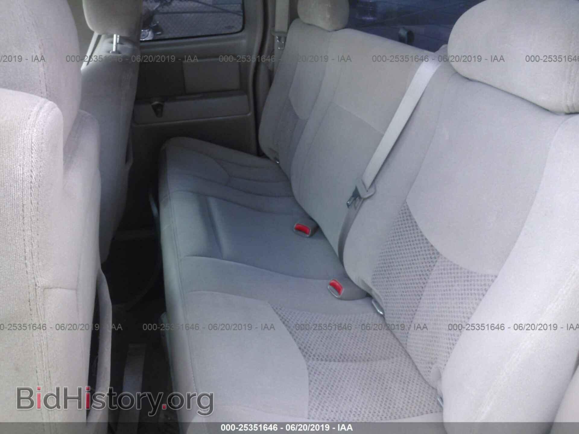 2006 CHEVROLET SILVERADO - VIN: 2GCEC19V561147378 - Фото 8