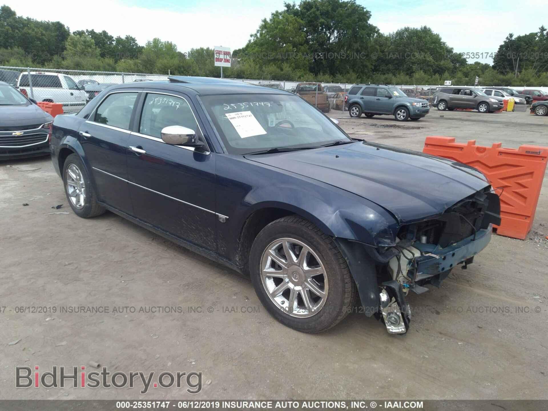Photo 2C3KA63H56H451301 - CHRYSLER 300C 2006