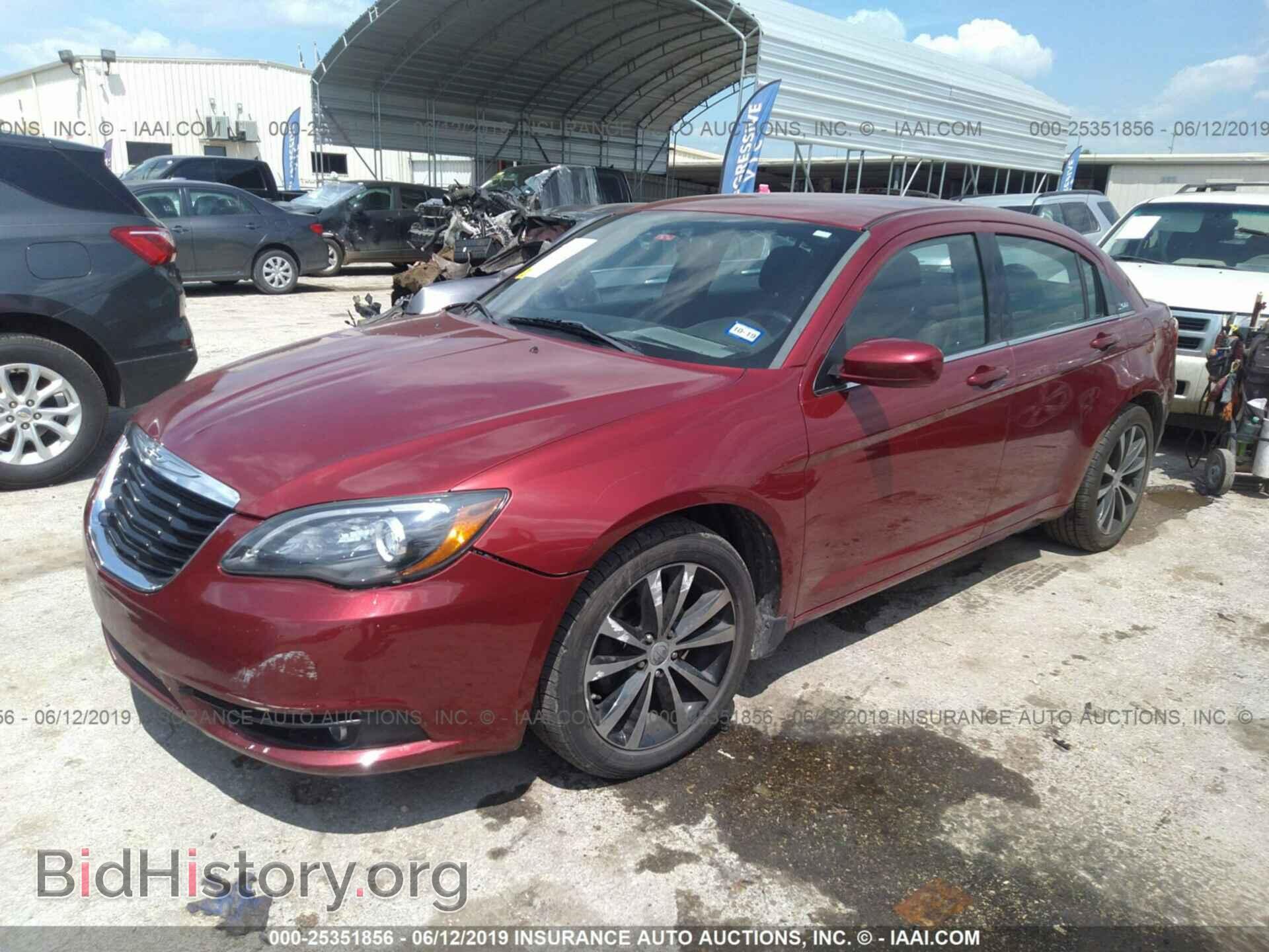 2013 CHRYSLER 200 - VIN: 1C3CCBBG9DN747538 - Фото 2