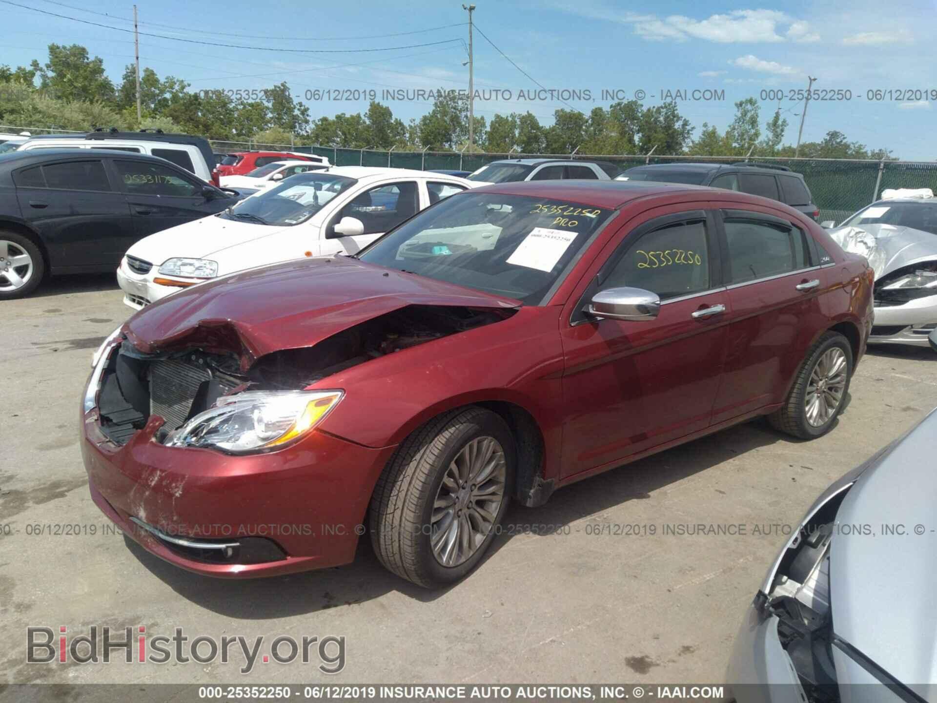 2012 CHRYSLER 200 - VIN: 1C3CCBCG2CN298149 - Фото 2