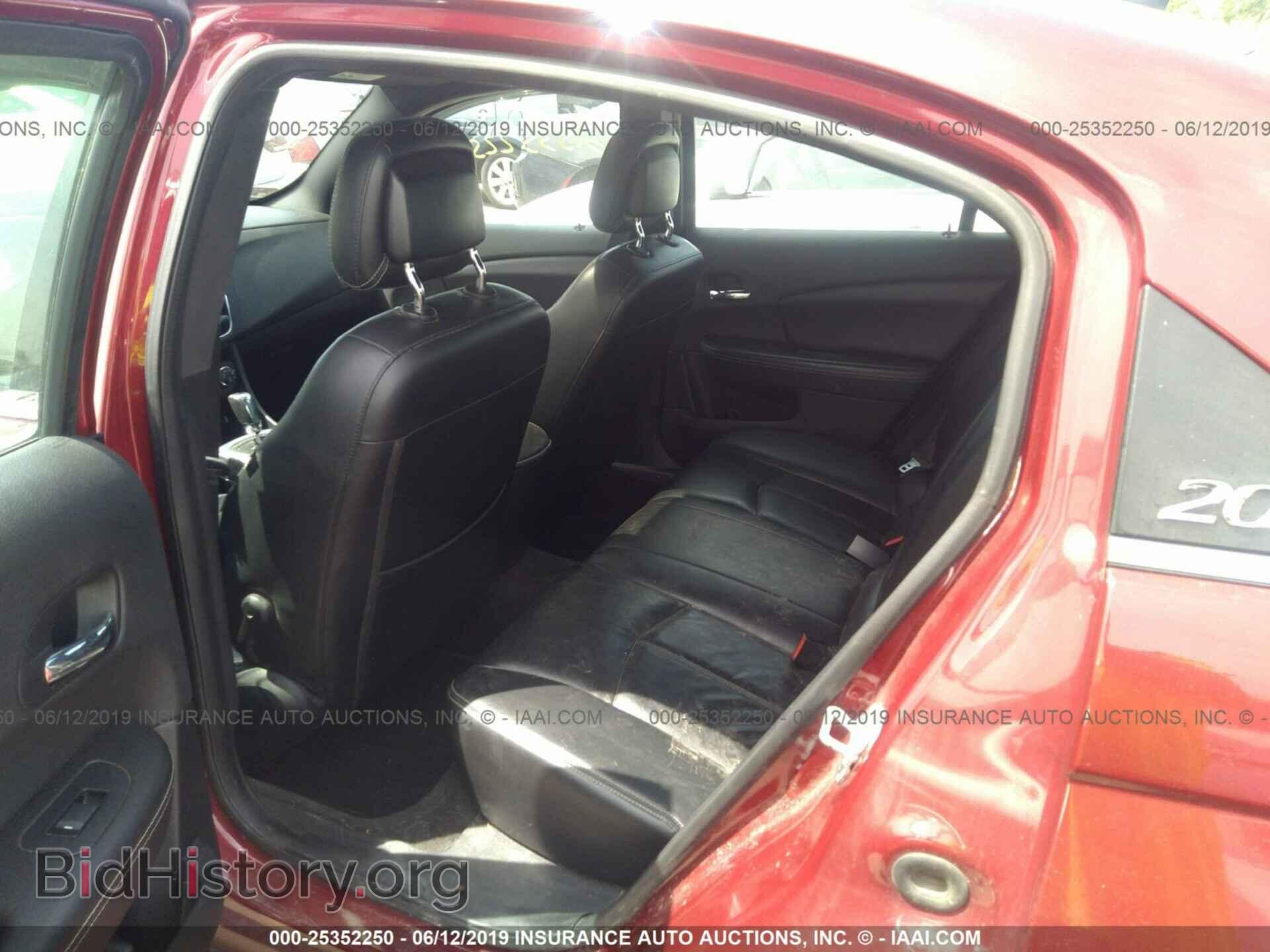 2012 CHRYSLER 200 - VIN: 1C3CCBCG2CN298149 - Фото 8