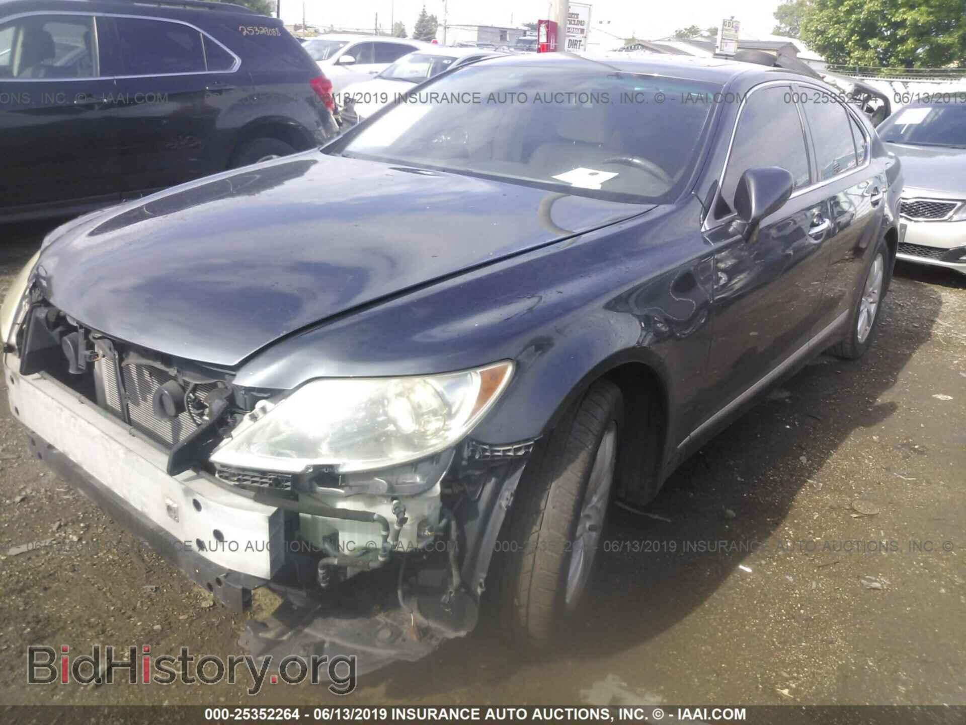 2007 LEXUS LS - VIN: JTHBL46F475007404 - Photo 2