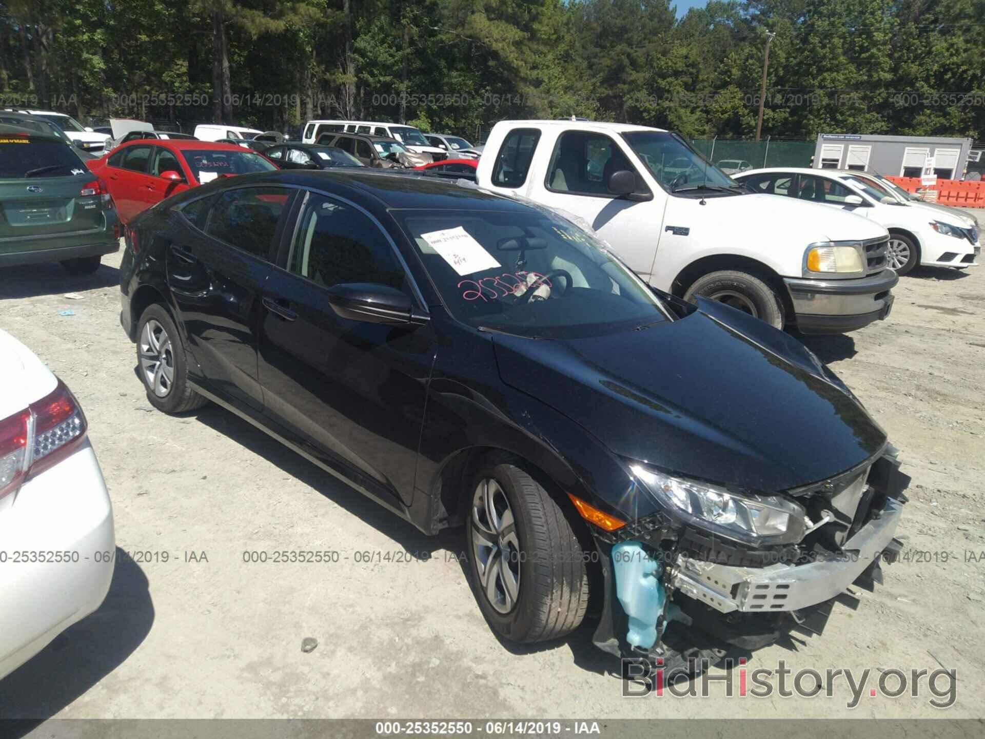 Photo 2HGFC2F58JH505041 - HONDA CIVIC 2018