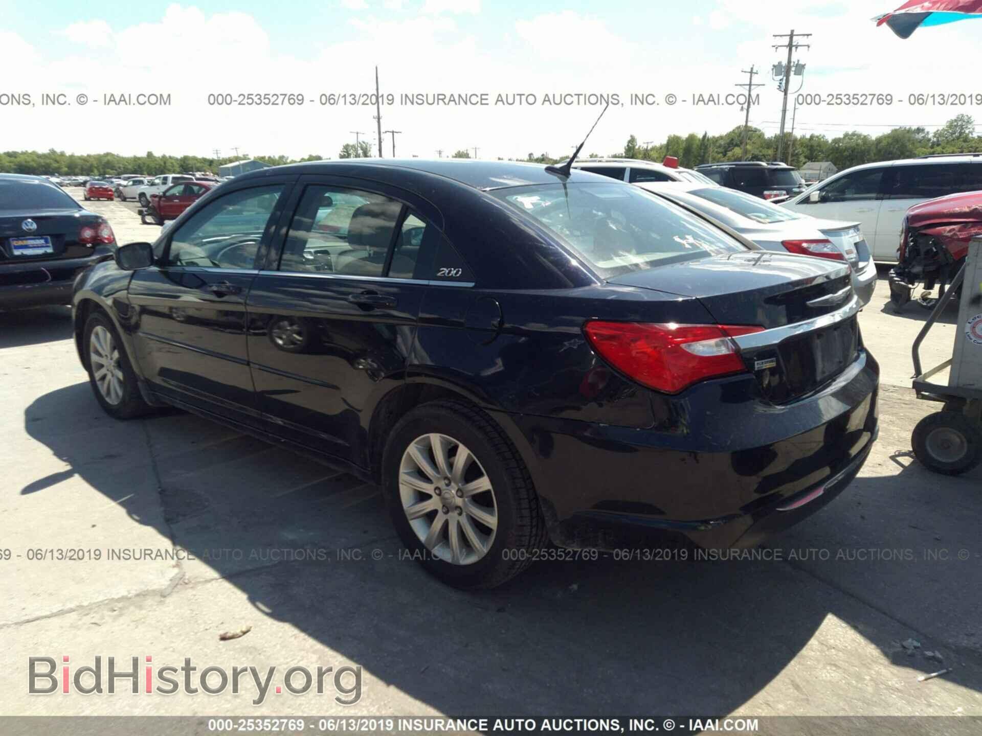2011 CHRYSLER 200 - VIN: 1C3BC1FG3BN539300 - Фото 3