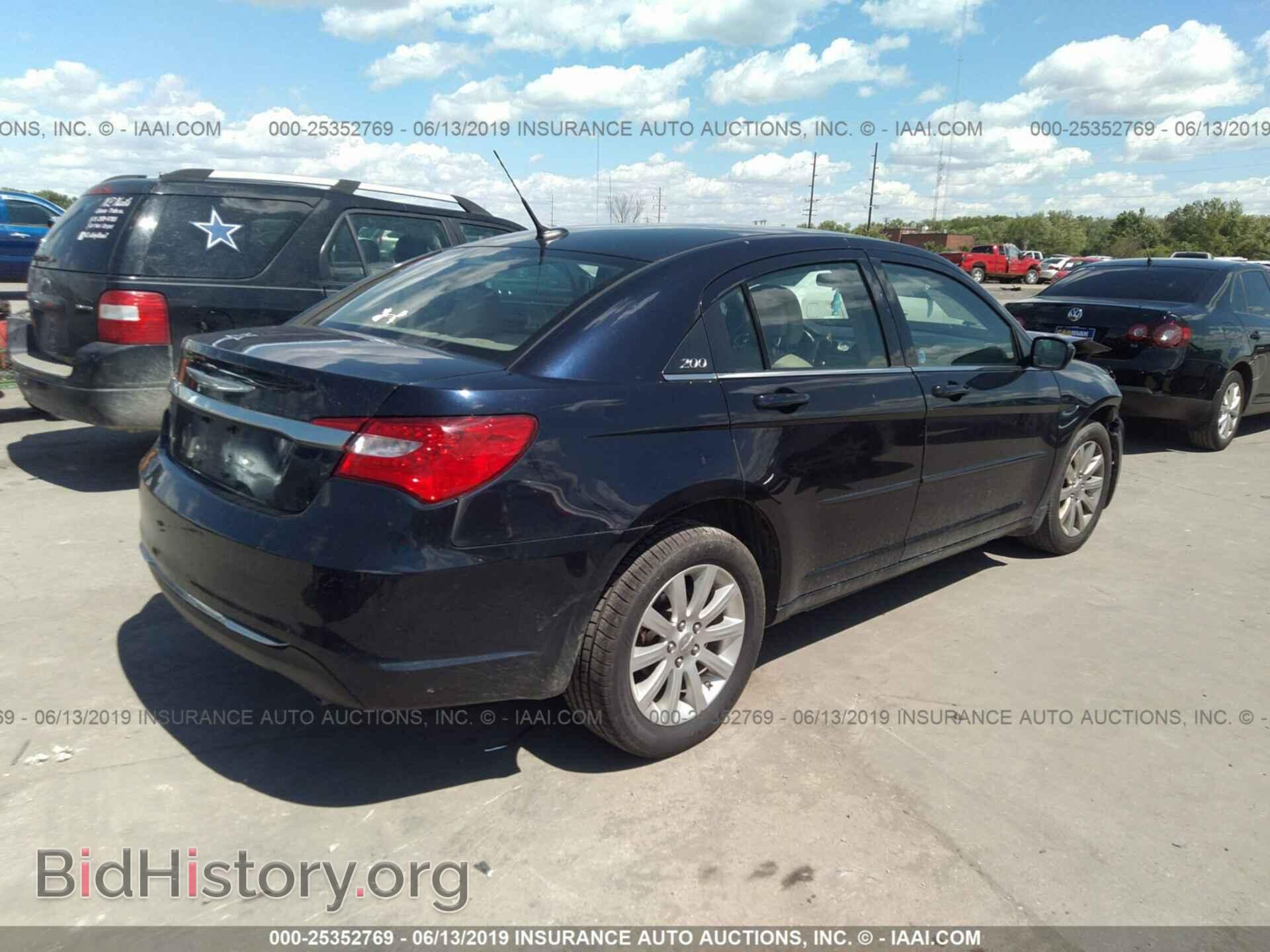 2011 CHRYSLER 200 - VIN: 1C3BC1FG3BN539300 - Фото 4