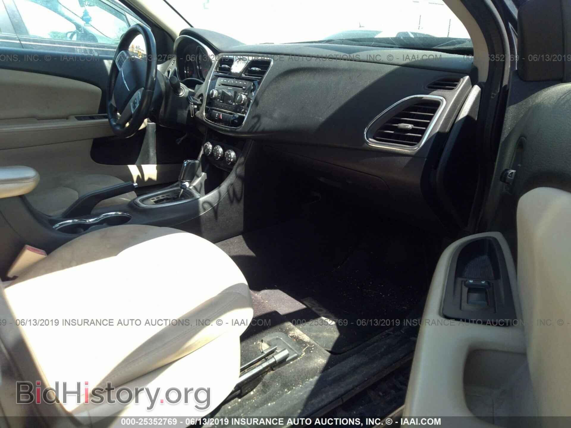 2011 CHRYSLER 200 - VIN: 1C3BC1FG3BN539300 - Фото 5