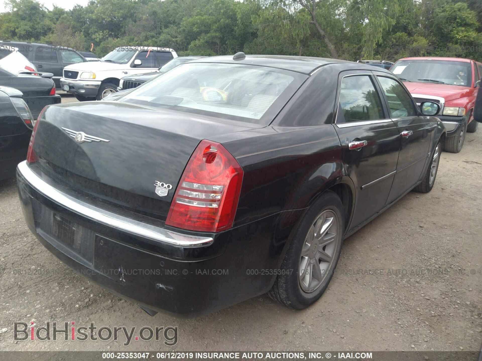 2005 CHRYSLER 300C - VIN: 2C3AA63H35H540021 - Фото 4