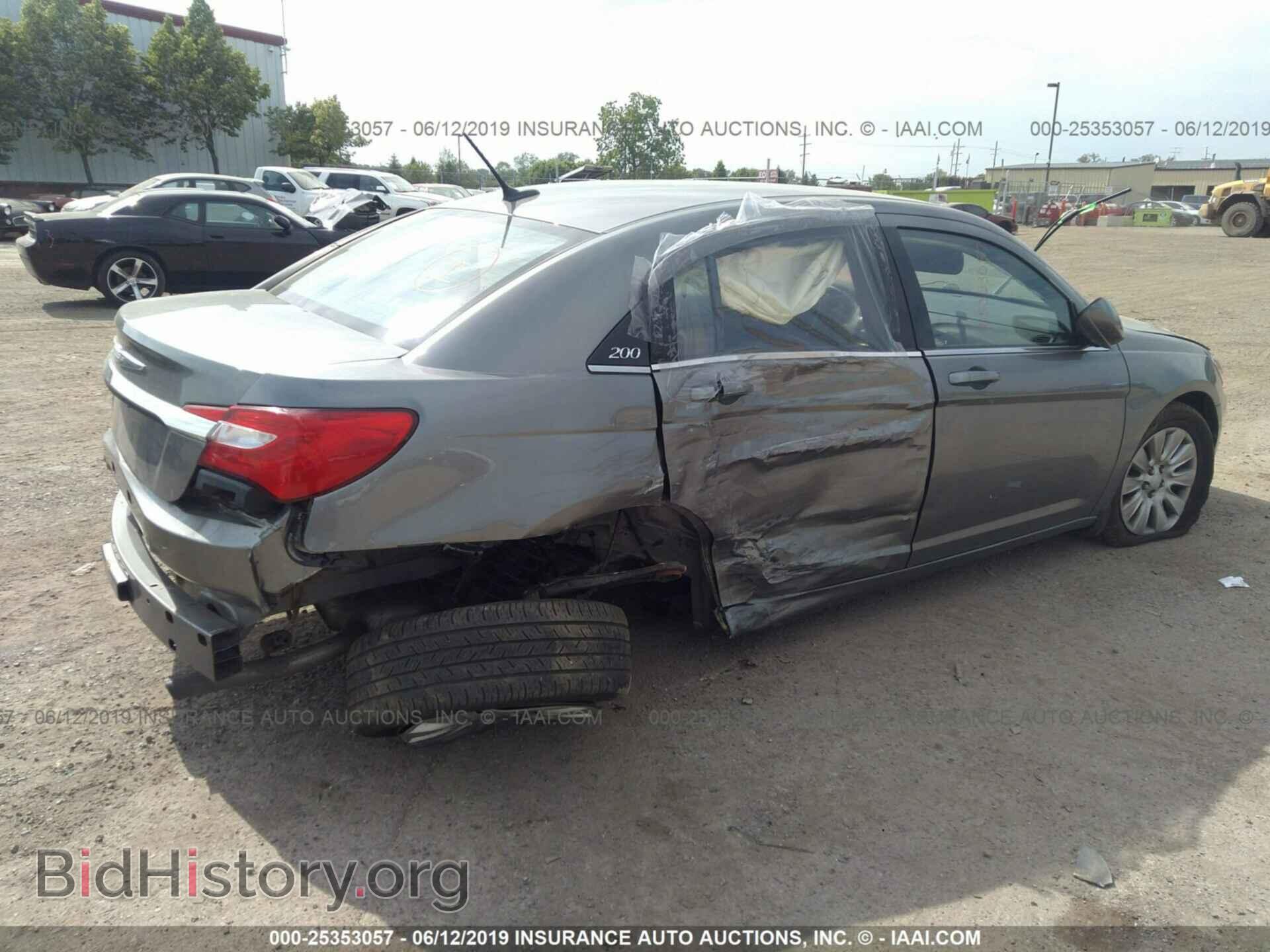 2013 CHRYSLER 200 - VIN: 1C3CCBAB8DN606241 - Фото 4