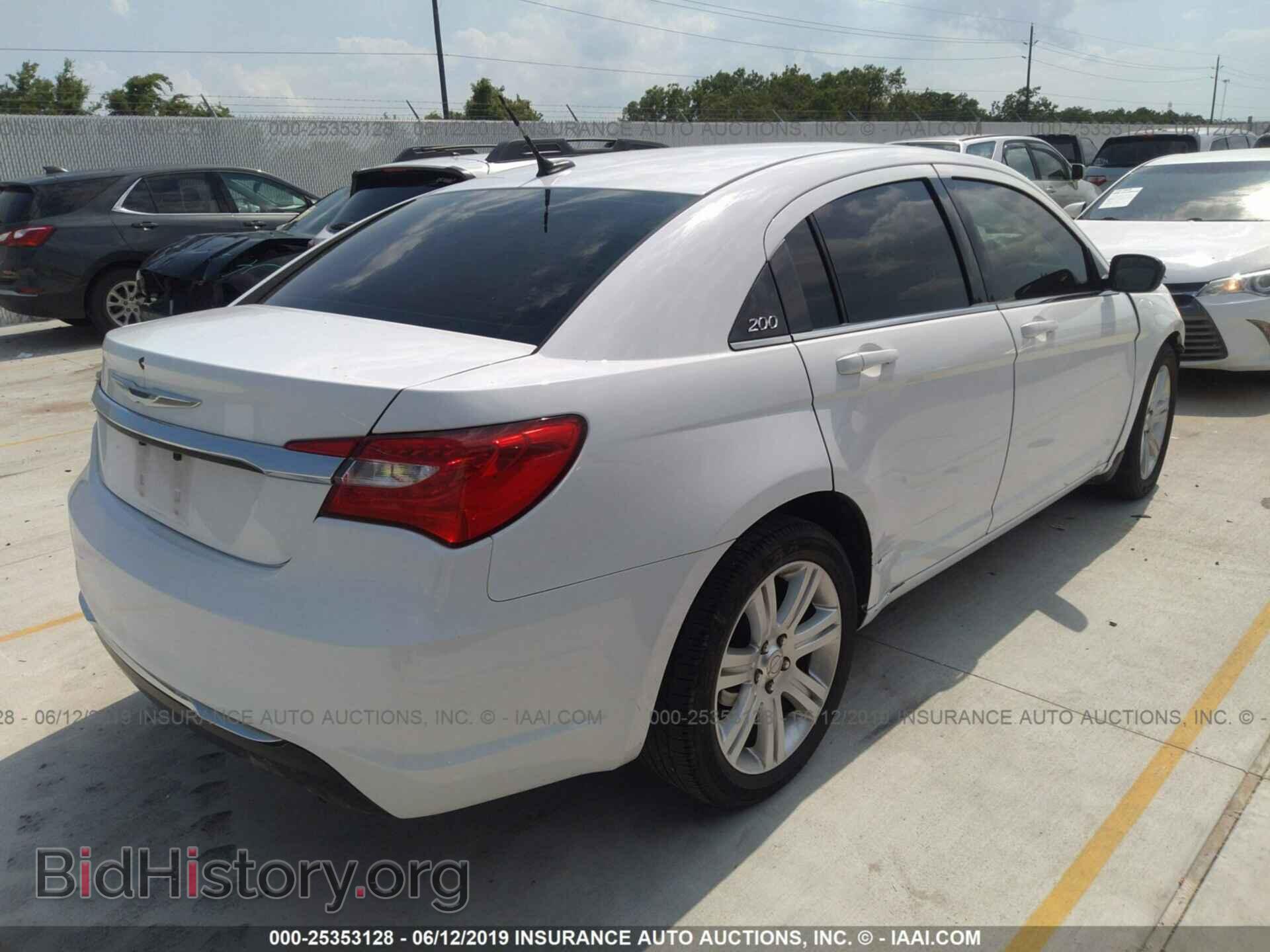 2013 CHRYSLER 200 - VIN: 1C3CCBAB9DN704694 - Photo 4