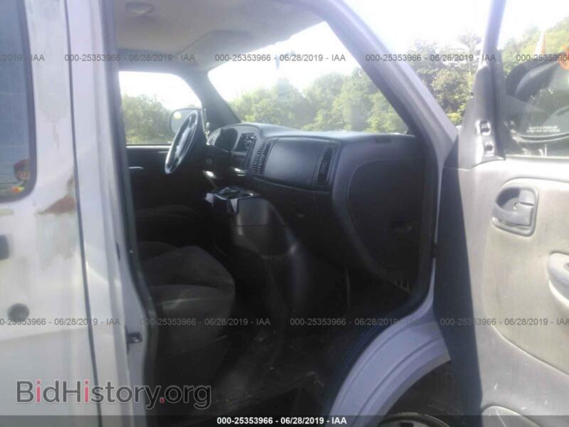 2003 Dodge RAM VAN (VIN 2D7JB21Y33K526145) — photo 5 of 10