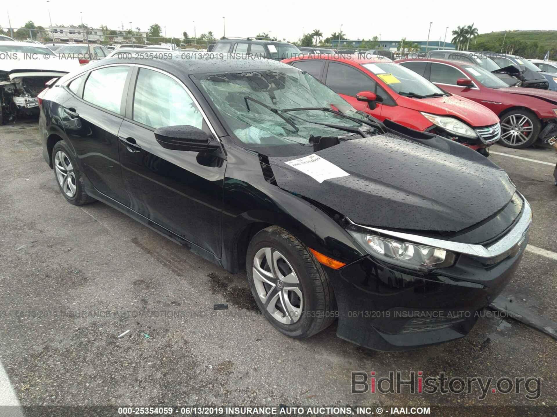 Photo 19XFC2F56JE027180 - HONDA CIVIC 2018