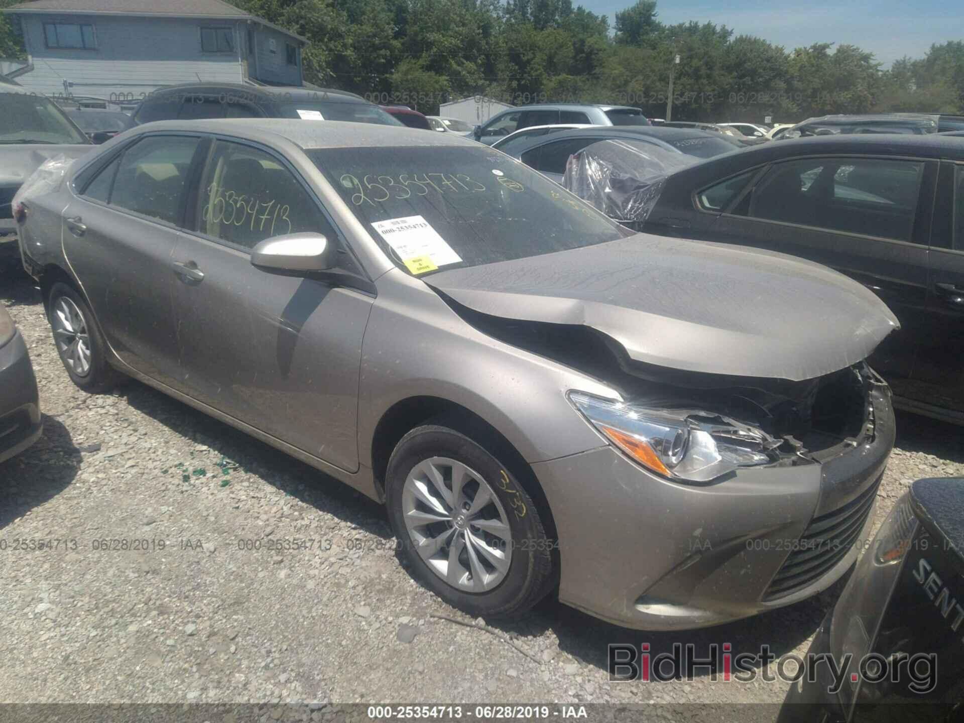 Photo 4T1BF1FK5HU726927 - TOYOTA CAMRY 2017