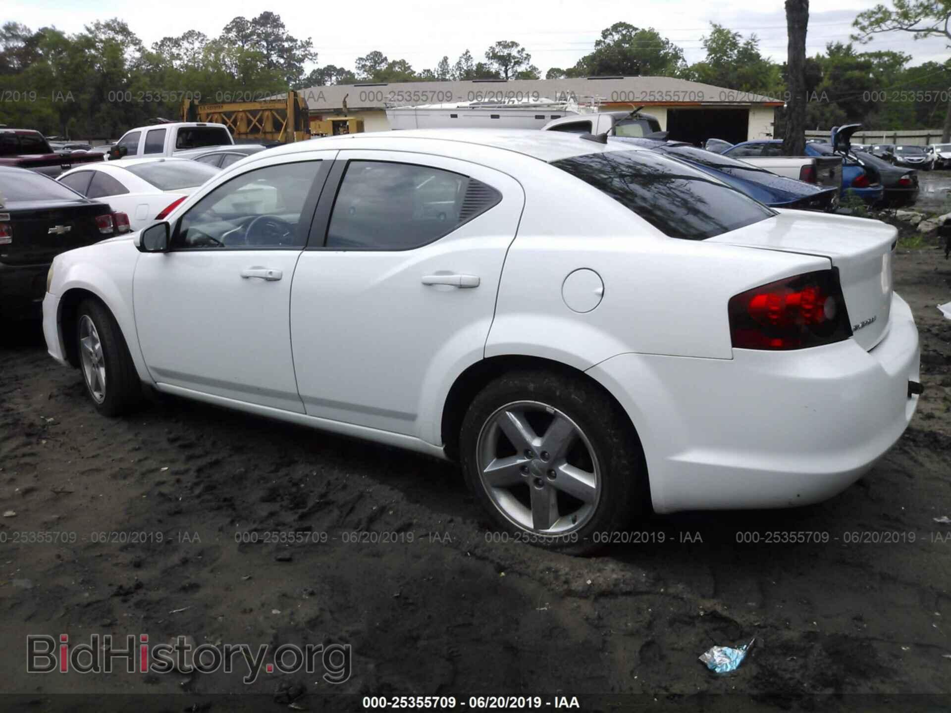 2011 DODGE AVENGER - VIN: 1B3BD1FBXBN588895 - Фото 3