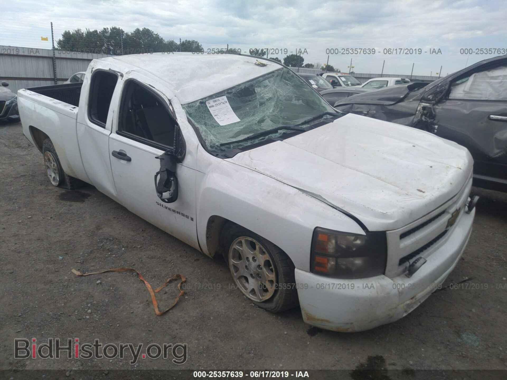 Photo 2GCEC19C071662756 - CHEVROLET SILVERADO 2007