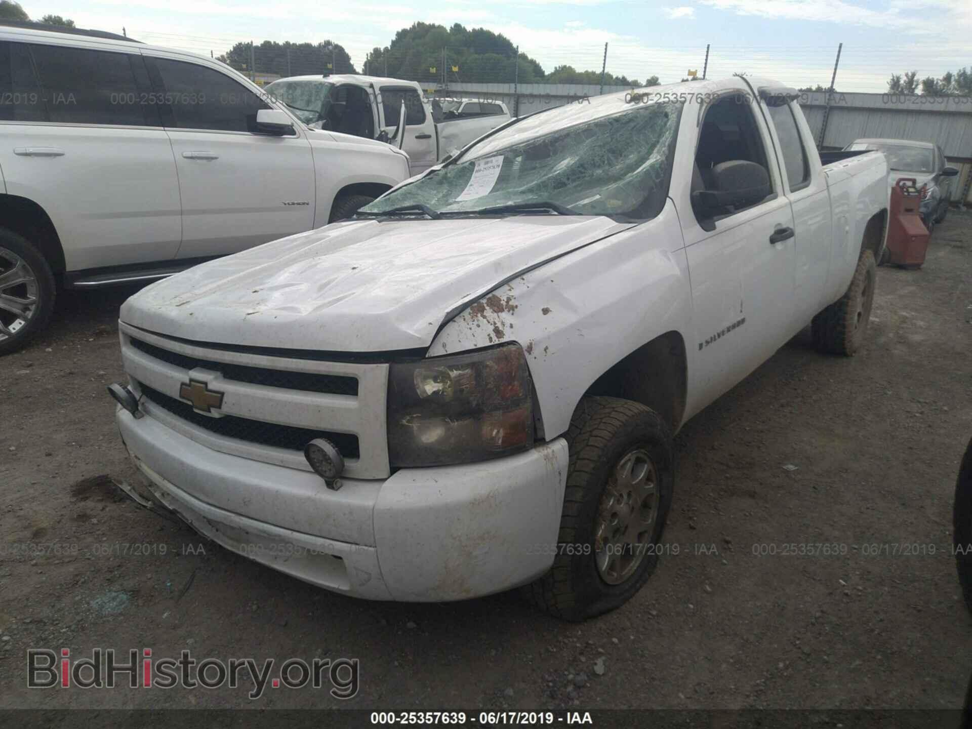 2007 CHEVROLET SILVERADO - VIN: 2GCEC19C071662756 - Photo 2