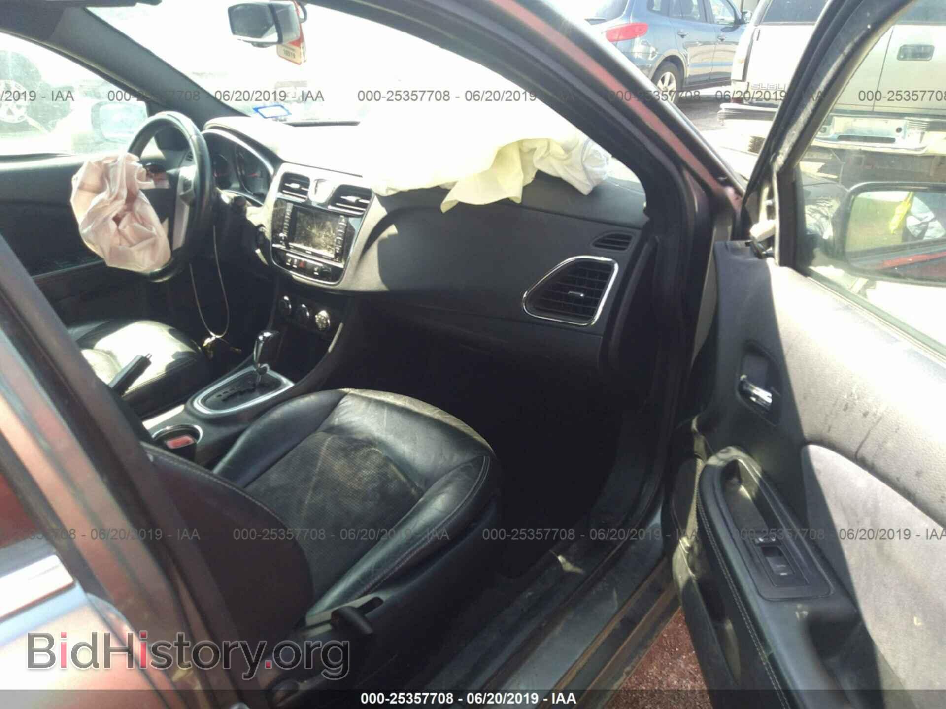 2012 CHRYSLER 200 - VIN: 1C3CCBHG8CN234075 - Фото 5