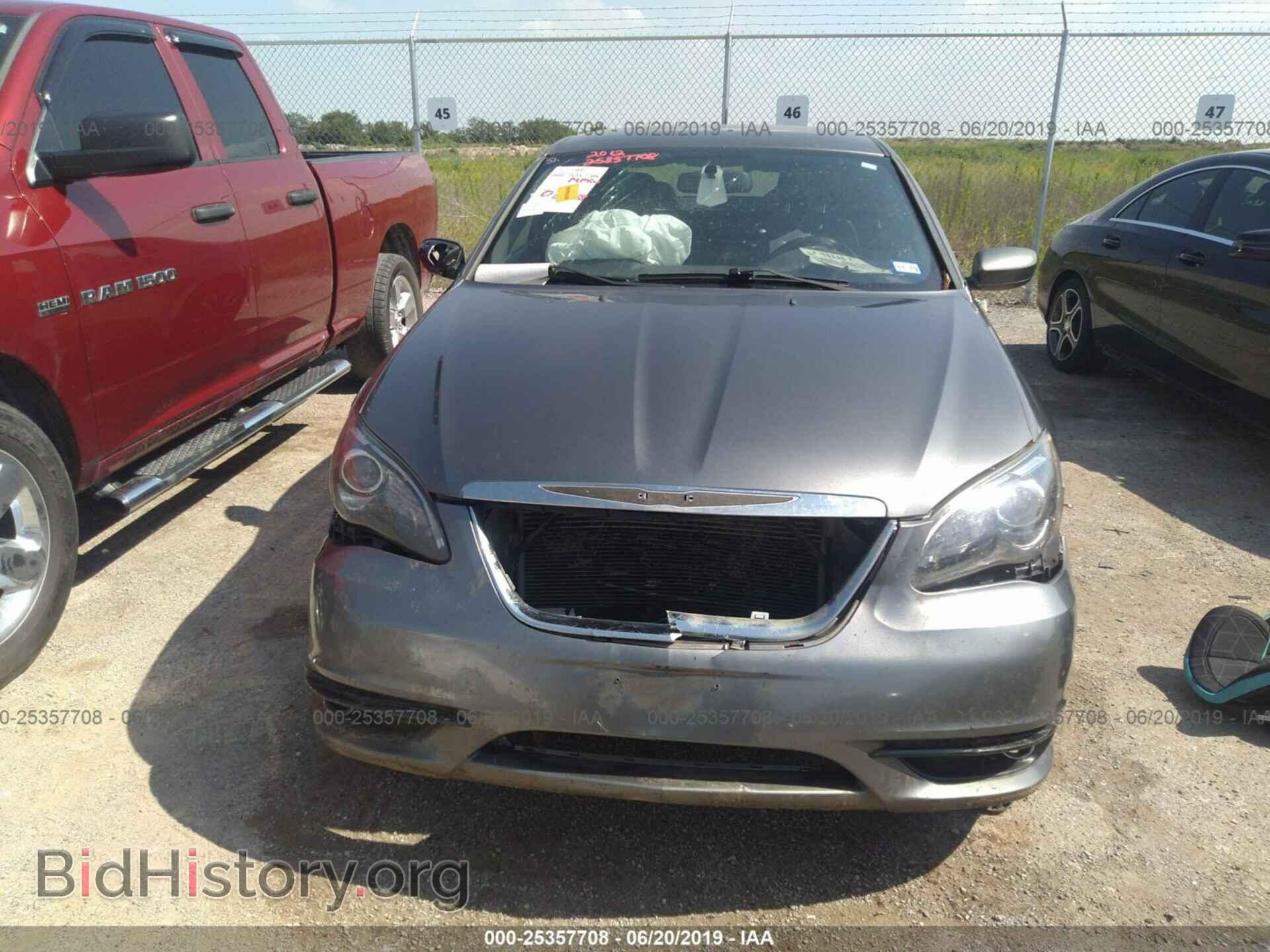 2012 CHRYSLER 200 - VIN: 1C3CCBHG8CN234075 - Фото 6