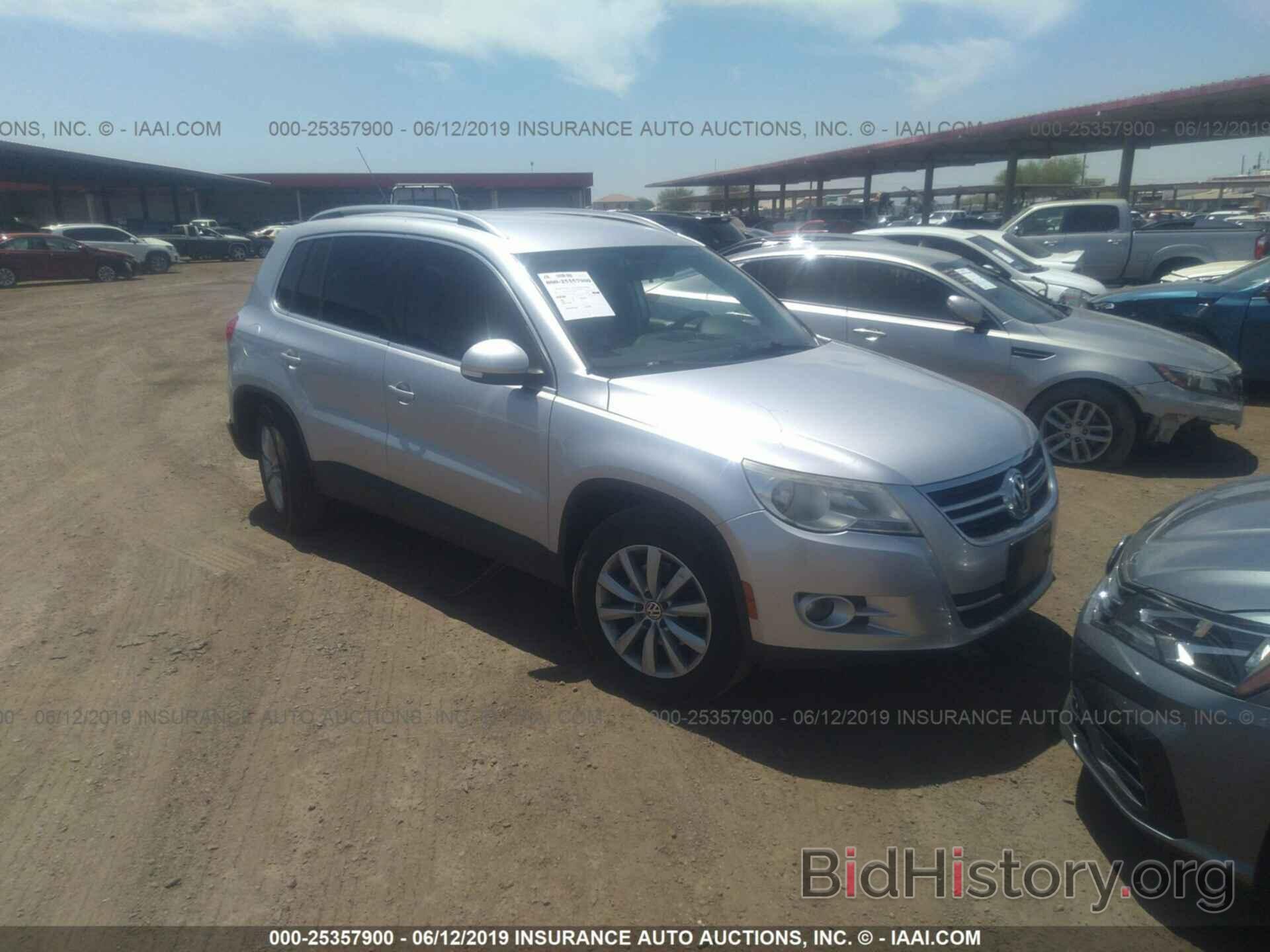 Photo WVGAV7AX7BW515583 - VOLKSWAGEN TIGUAN 2011