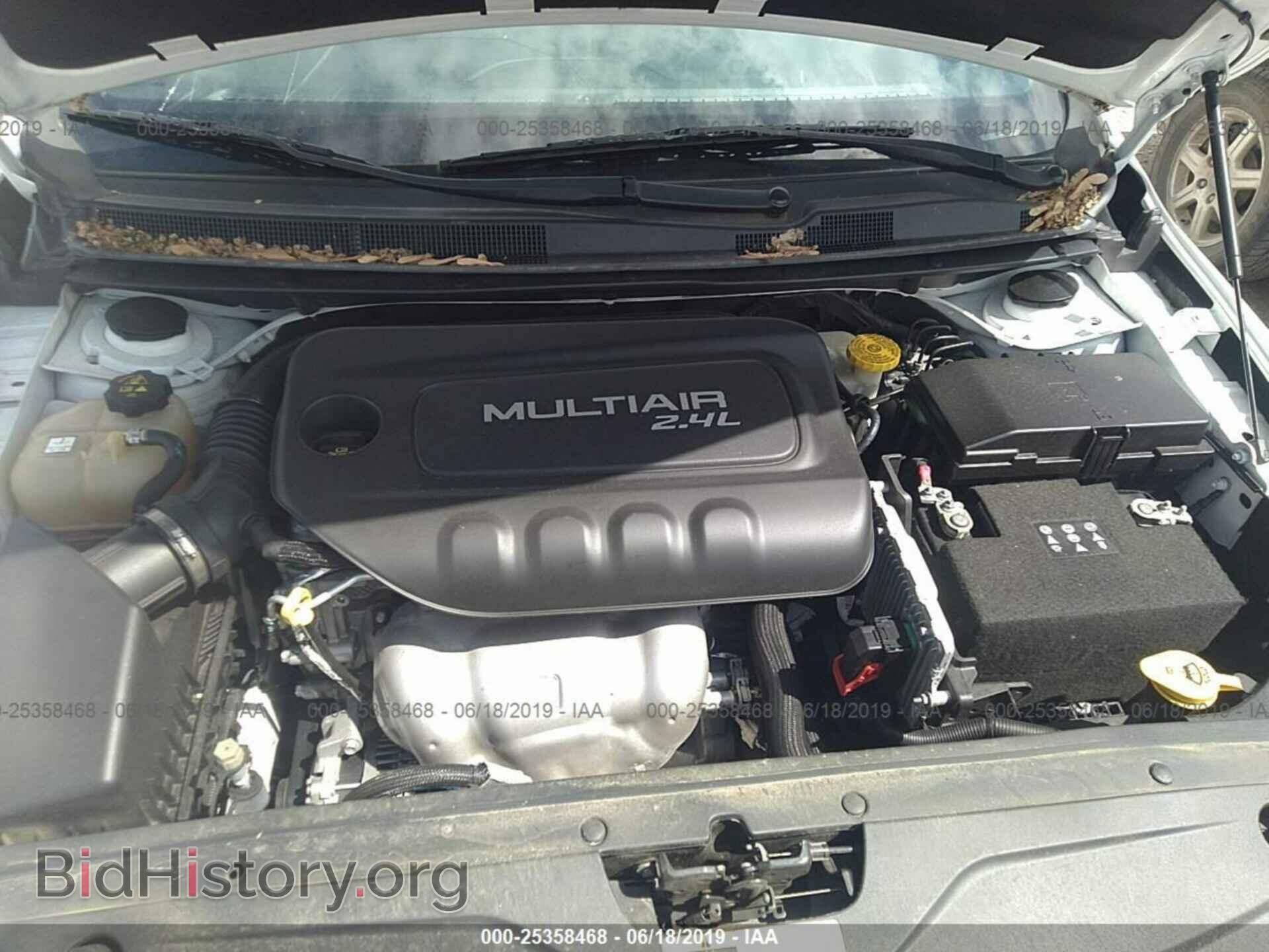 2016 CHRYSLER 200 - VIN: 1C3CCCAB2GN143510 - Фото 10