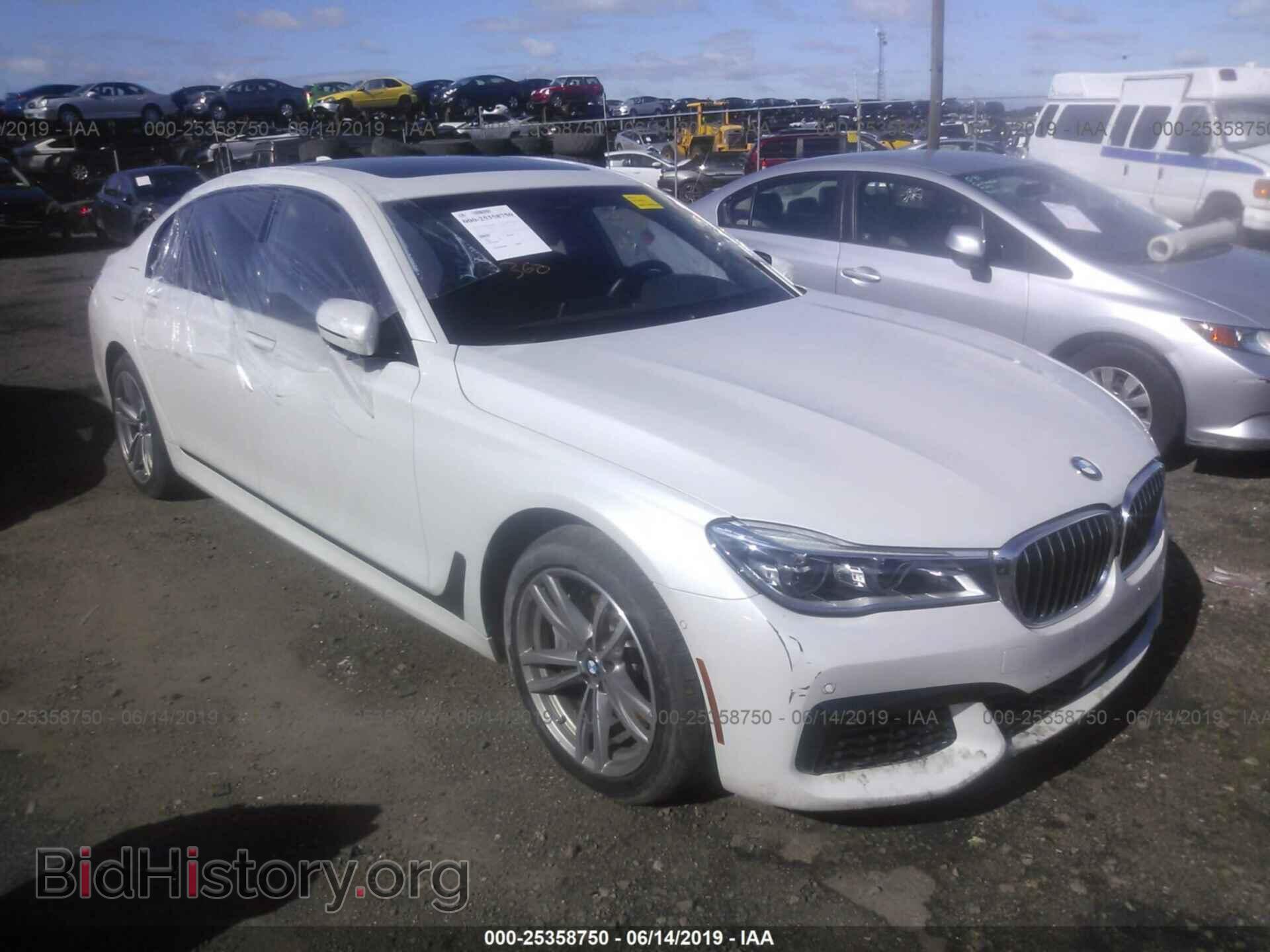 Фотография WBA7F2C59JB238397 - BMW 750 2018