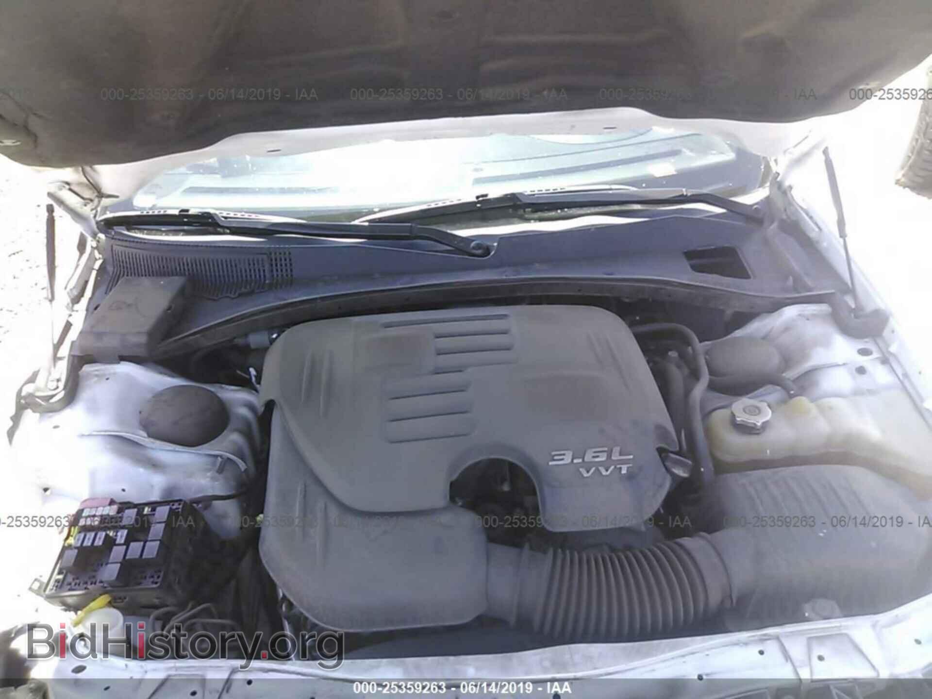 2014 CHRYSLER 300 - VIN: 2C3CCAAG5EH378828 - Фото 10