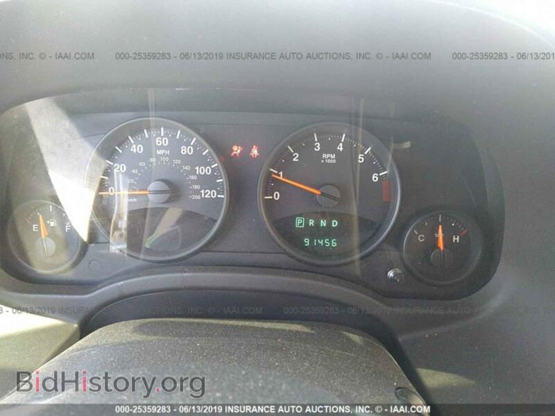 2011 Jeep COMPASS (VIN 1J4NF1FB2BD216098) — фото 7 из 10