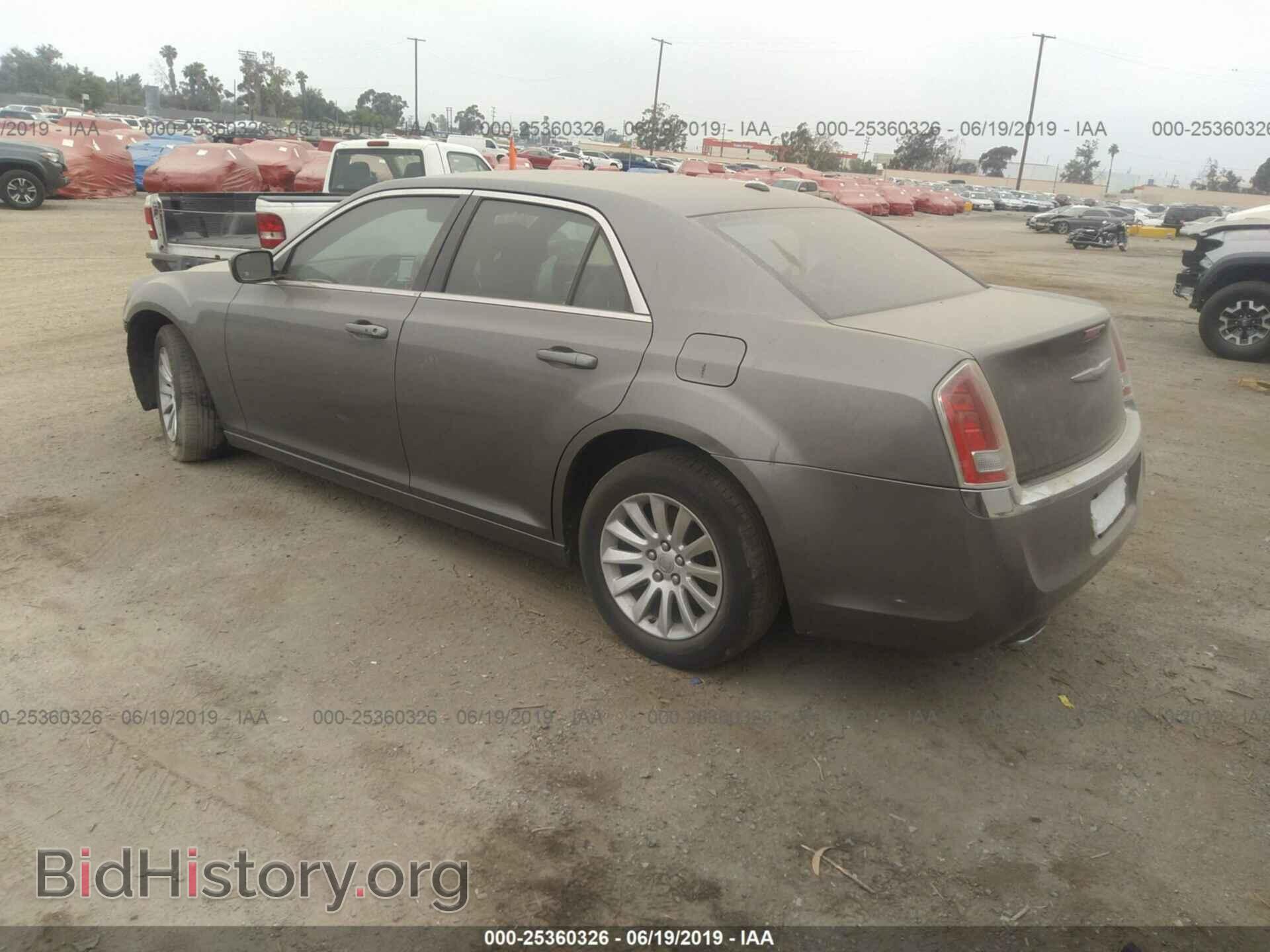 2011 CHRYSLER 300 - VIN: 2C3CA4CG9BH562699 - Фото 3