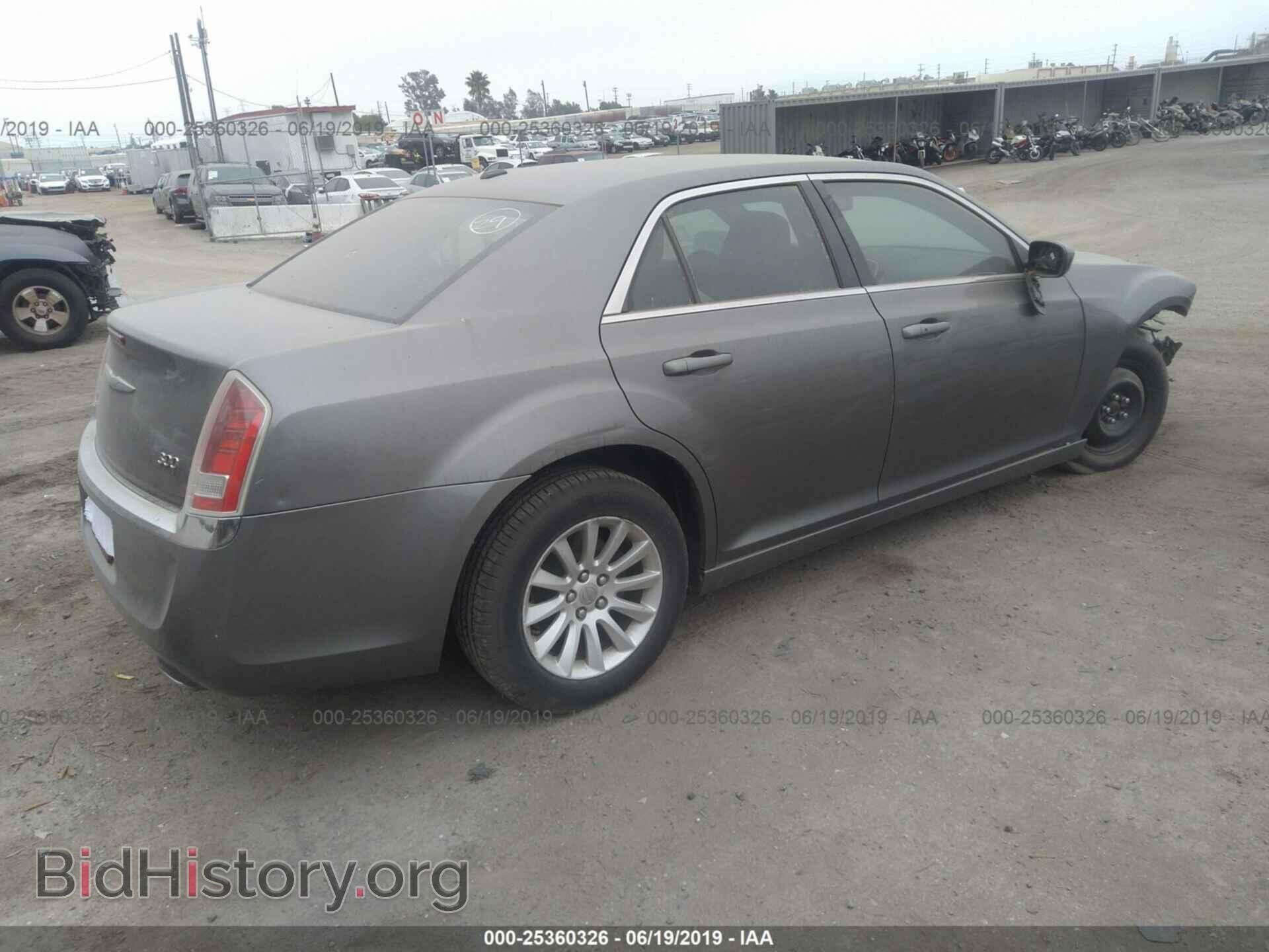 2011 CHRYSLER 300 - VIN: 2C3CA4CG9BH562699 - Фото 4