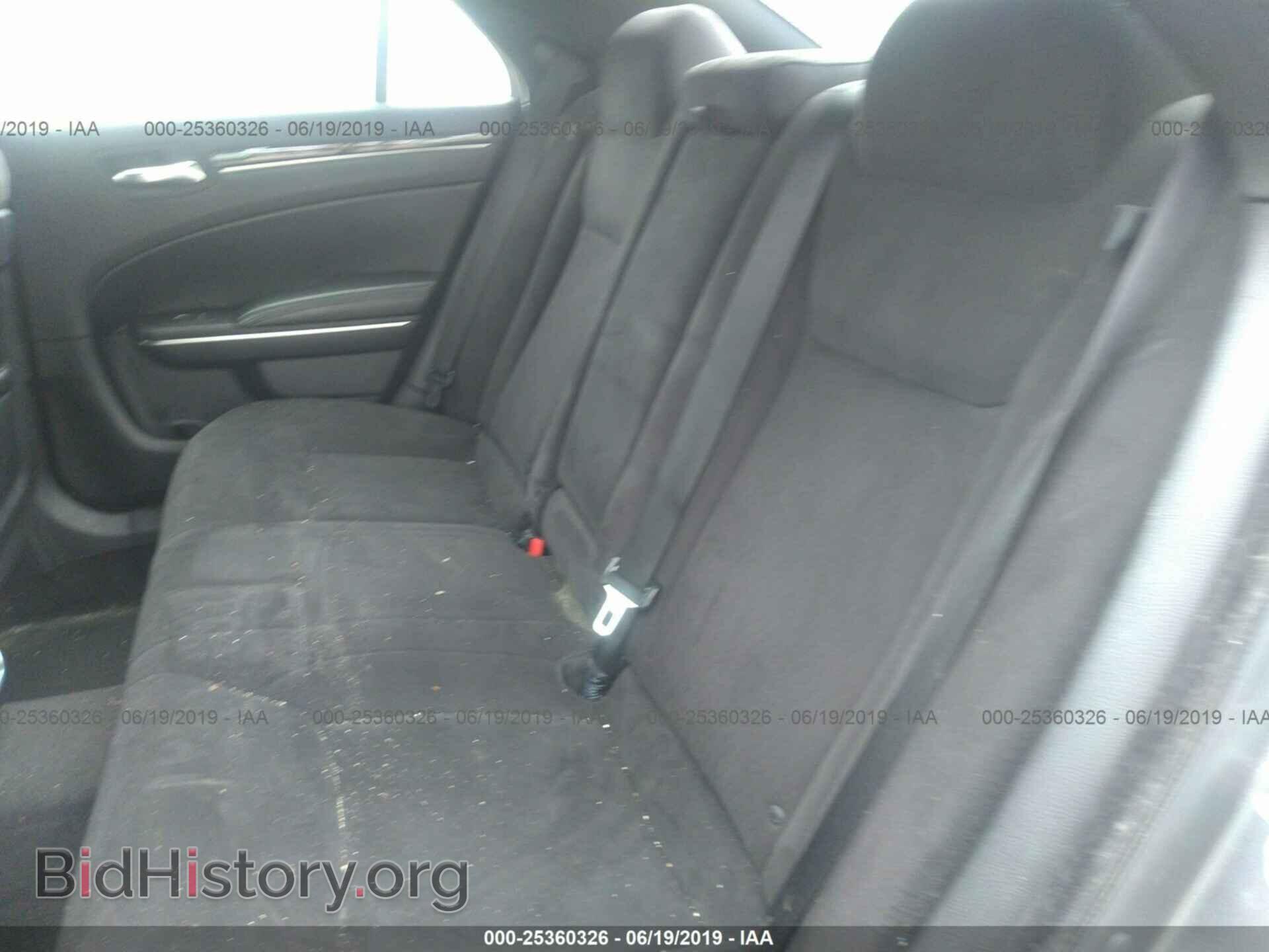 2011 CHRYSLER 300 - VIN: 2C3CA4CG9BH562699 - Фото 8