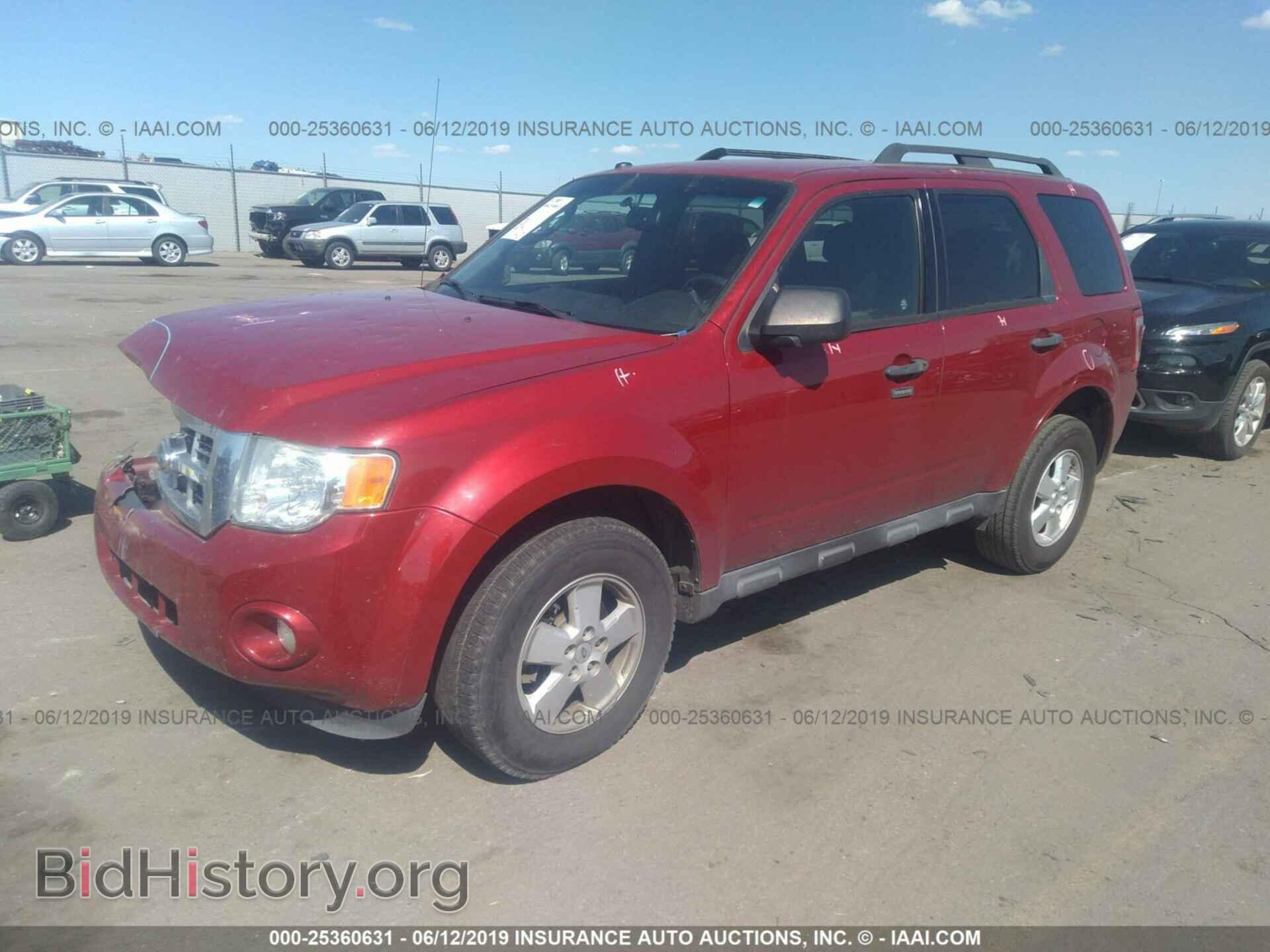 2011 FORD ESCAPE - VIN: 1FMCU0D74BKB47465 - Photo 2