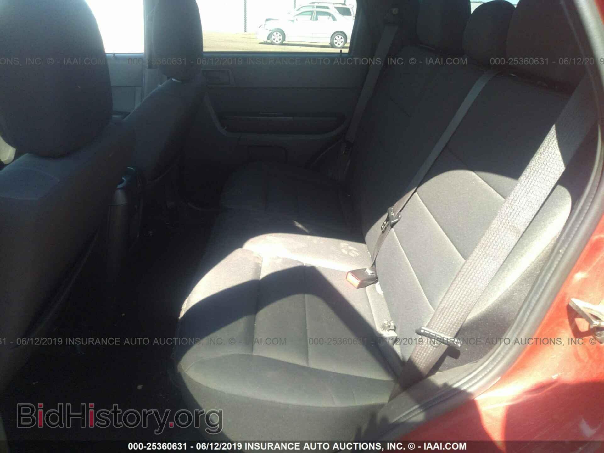 2011 FORD ESCAPE - VIN: 1FMCU0D74BKB47465 - Photo 8