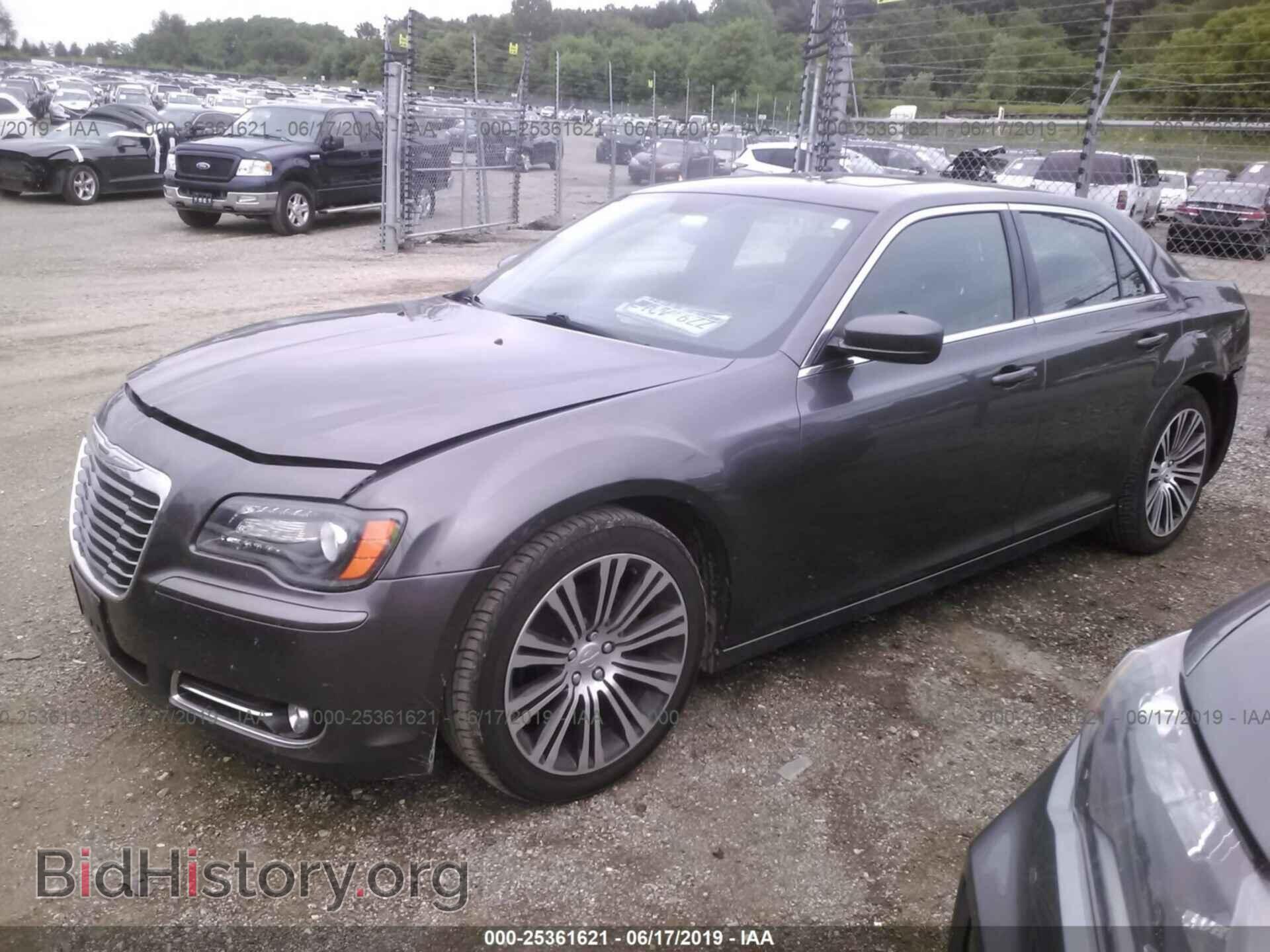 2014 CHRYSLER 300 - VIN: 2C3CCABG5EH144316 - Фото 2